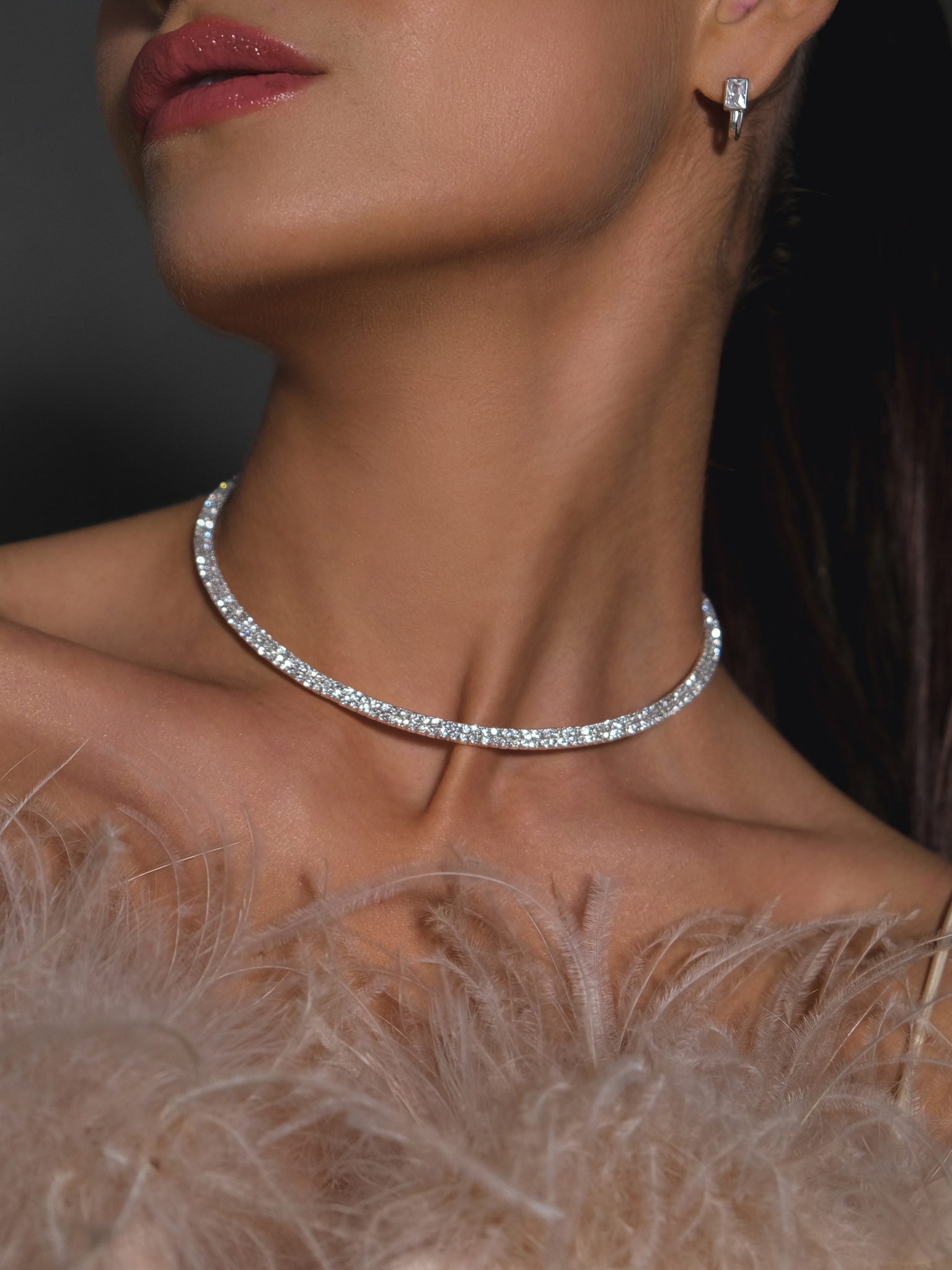 Round rhinestone necklace