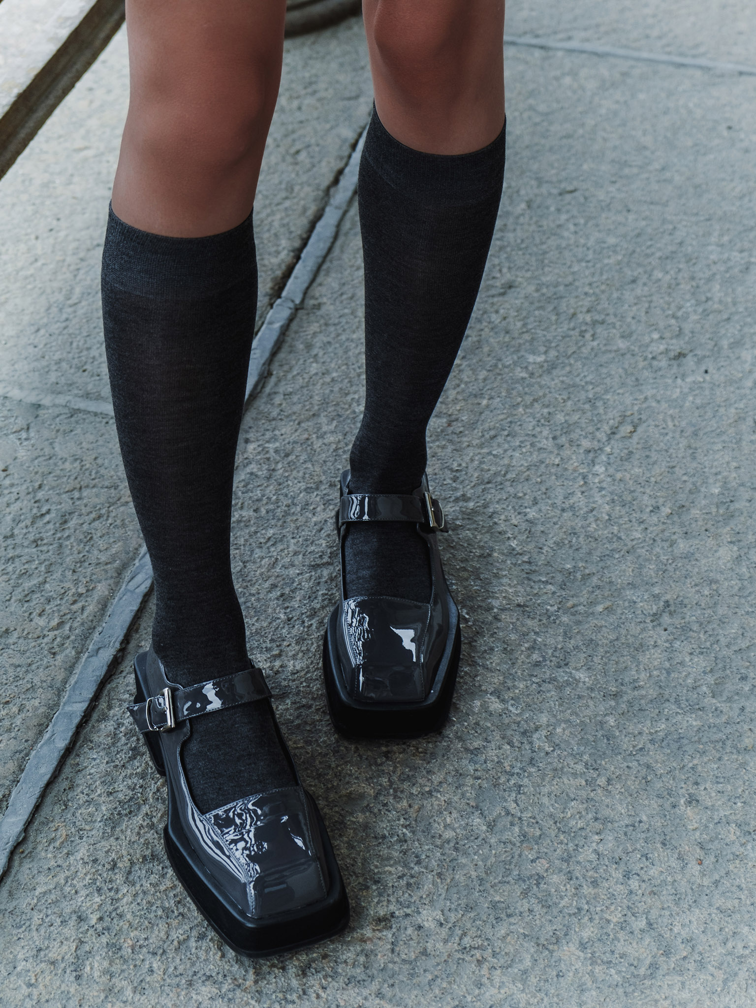 Monochrome cotton knee socks