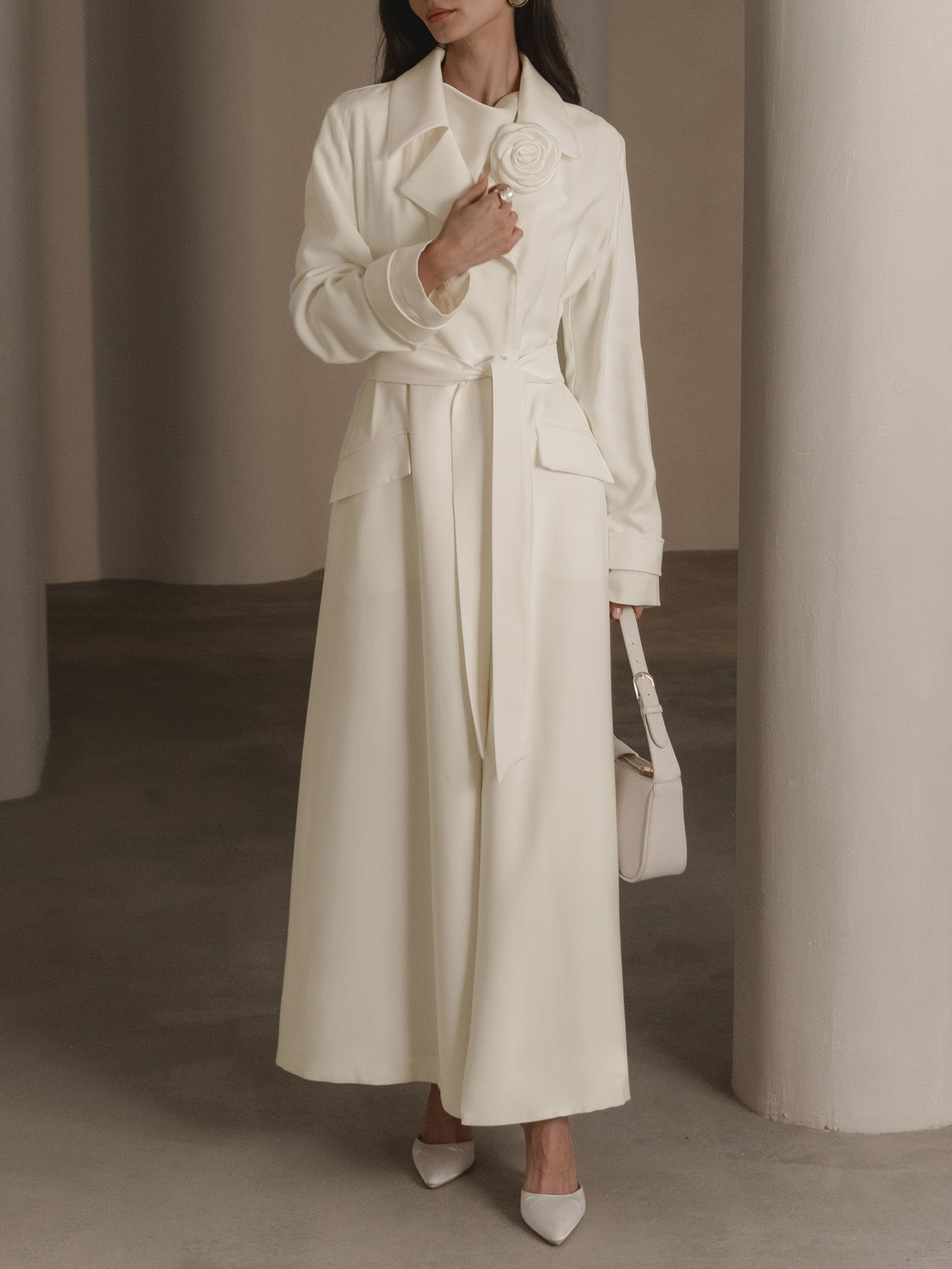 معطف طويل فضفاض مع حزام خصر مطابق