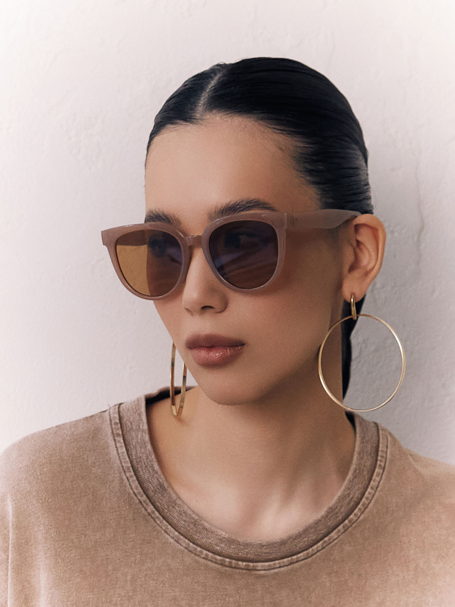 Sunglasses with round lenses