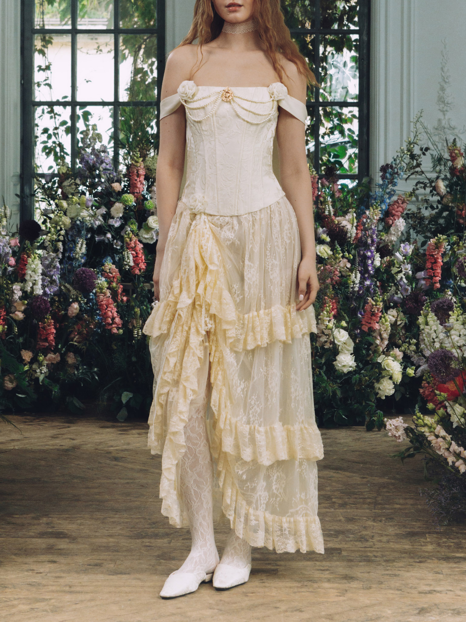 Flared lace maxi skirt with flounces