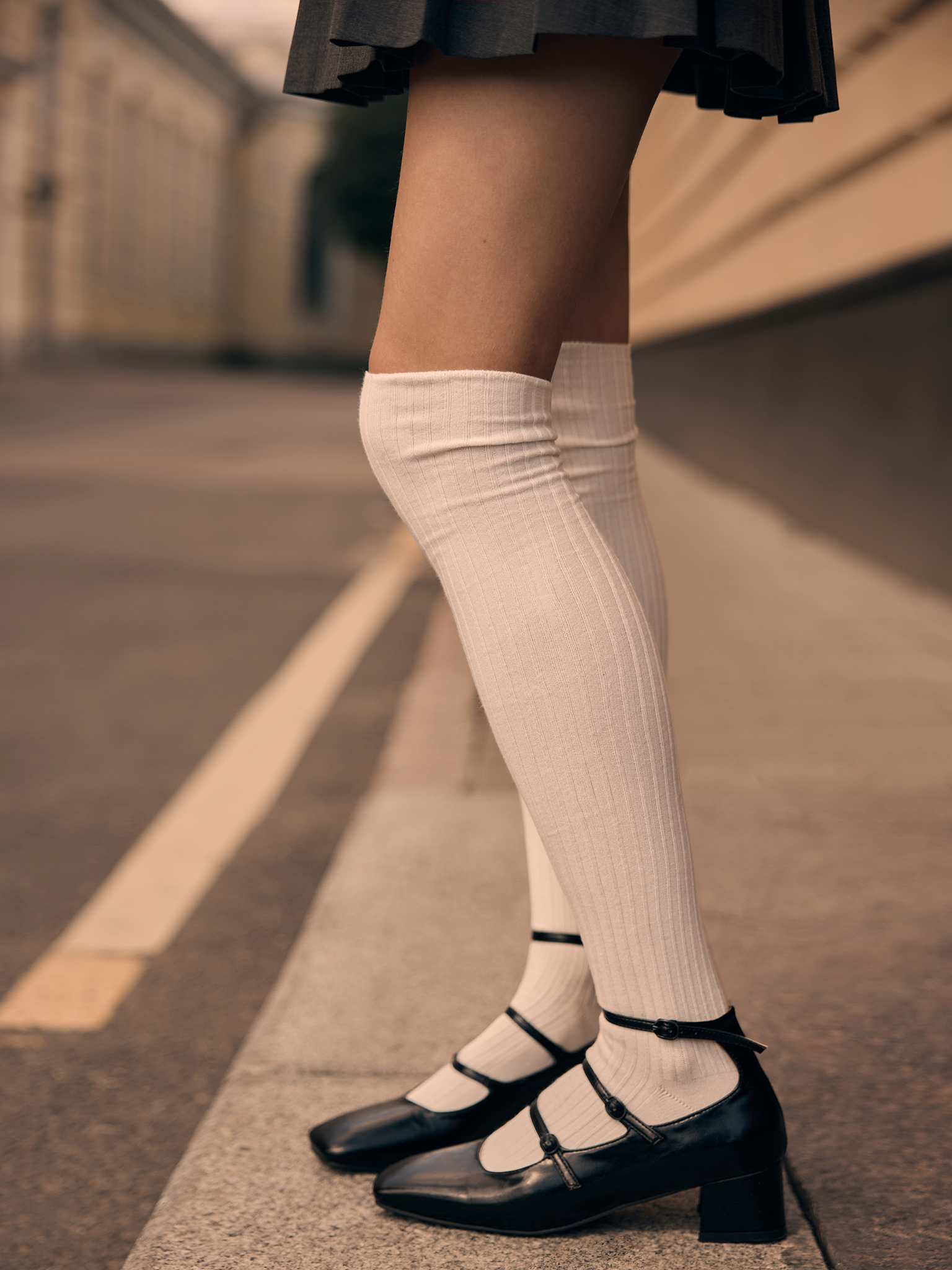 Однотонные гольфы в рубчик