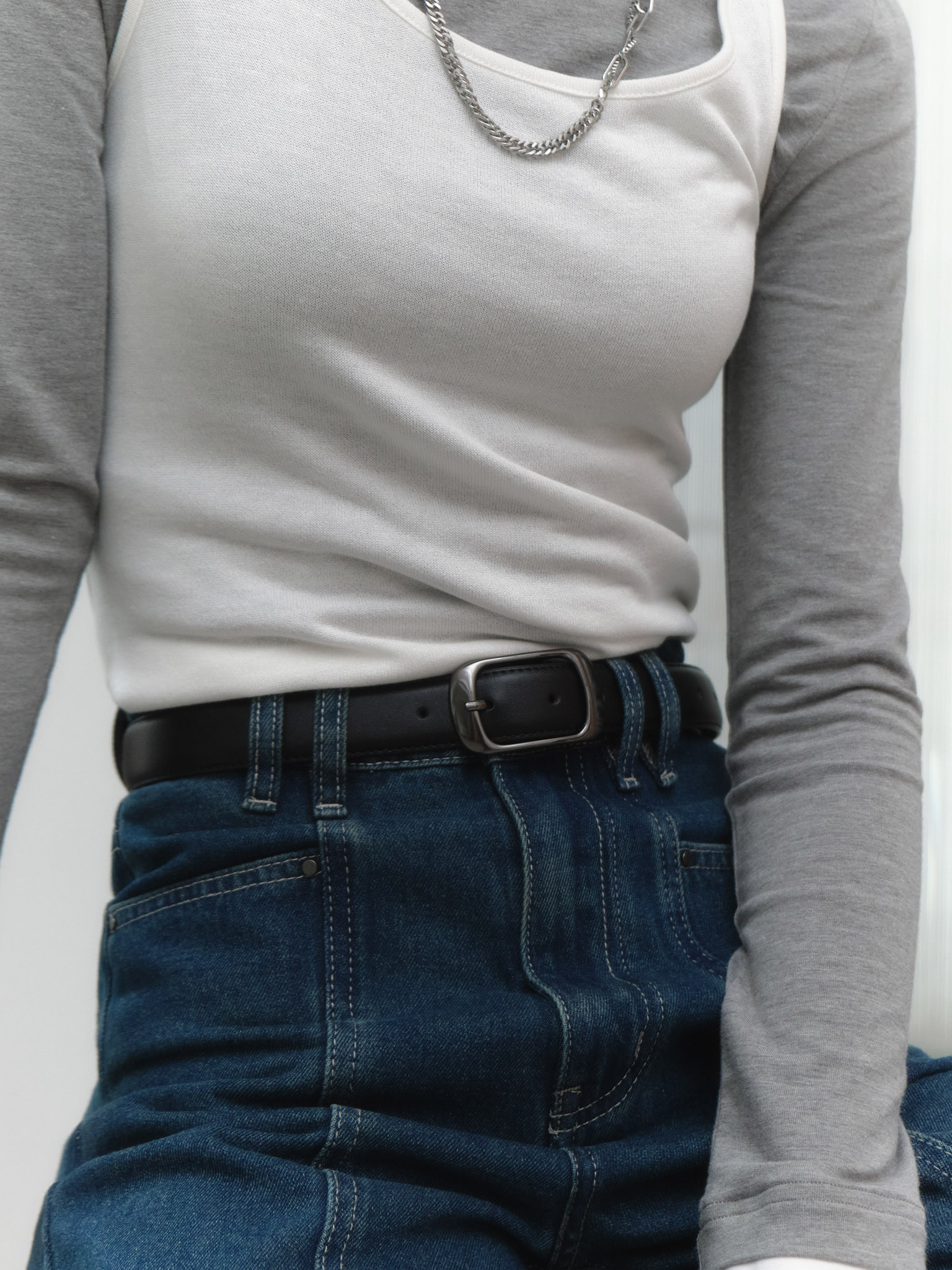 Leather belt with soft shaped buckle