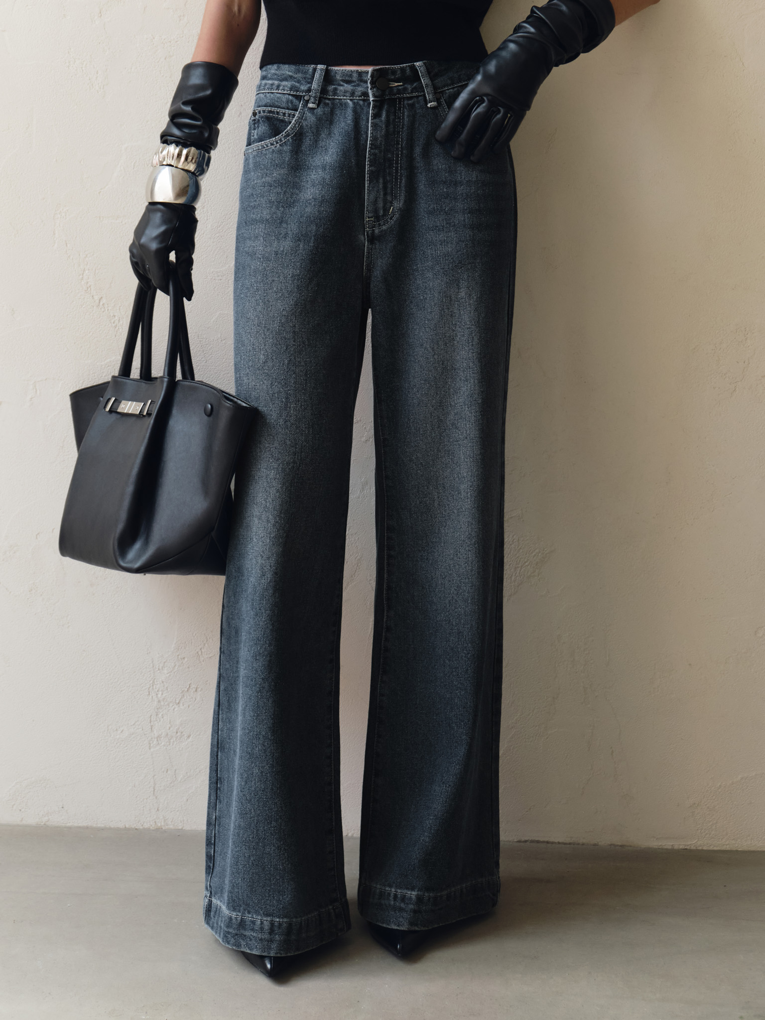 Mid-rise flared jeans