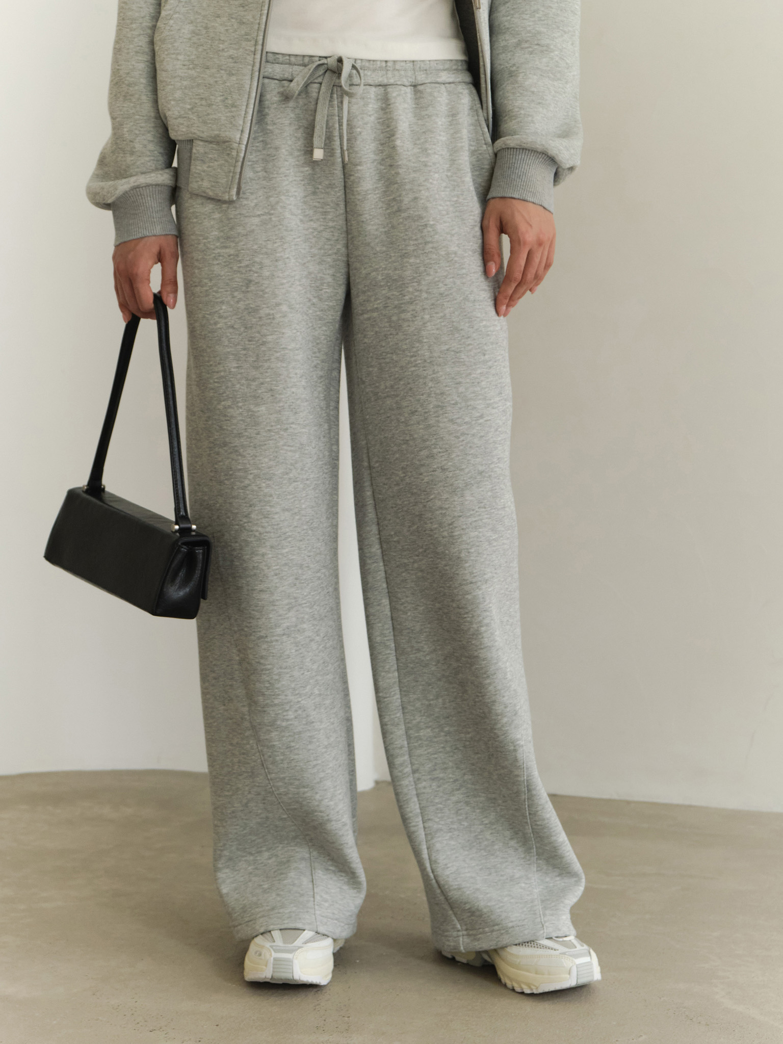 French Terry trousers with a wide waistband