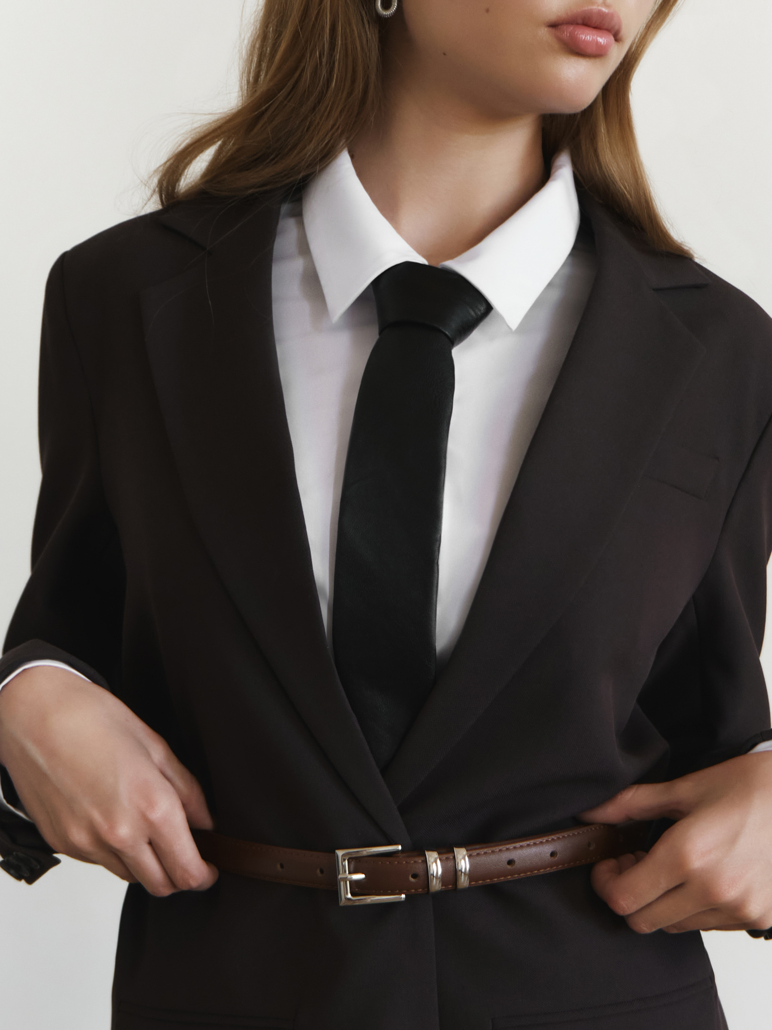 Галстук из экокожи