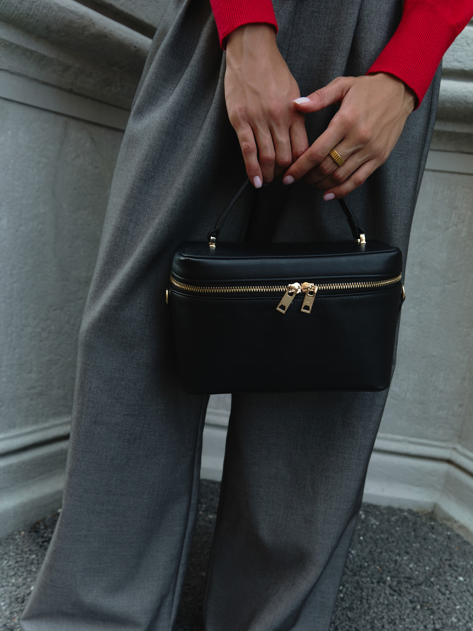 Miniature rigid-shaped shoulder bag