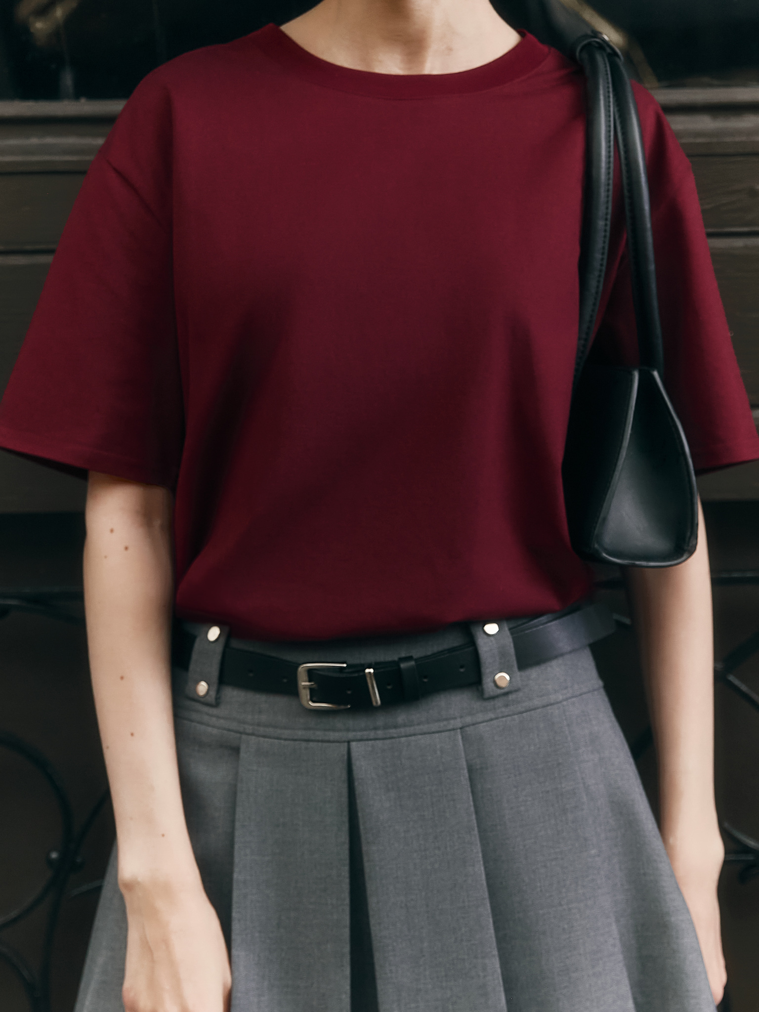 Monochrome loose T-shirt