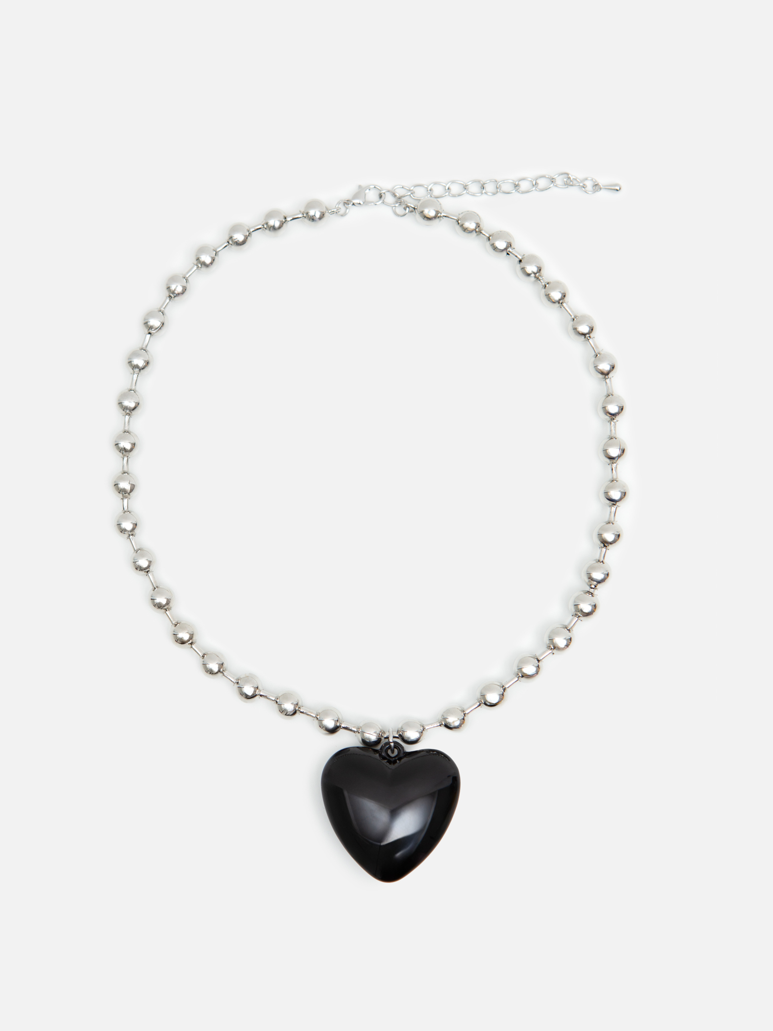 Silberfarbene Halskette mit Herz-Anhänger