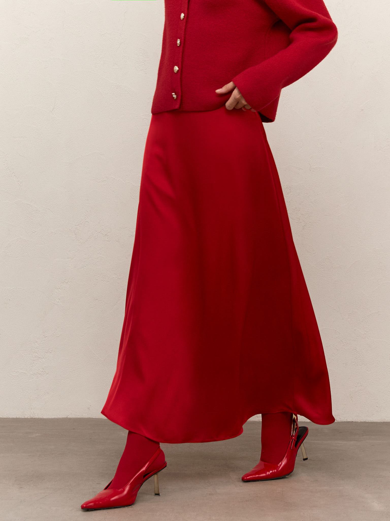 Flared maxi skirt in smooth fabric