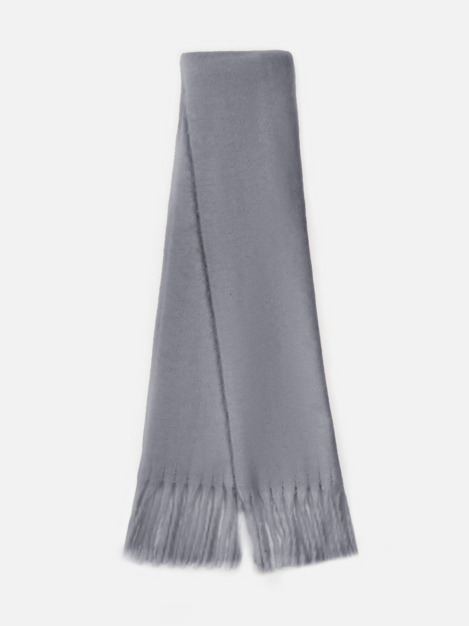 Voluminous scarf with fringe