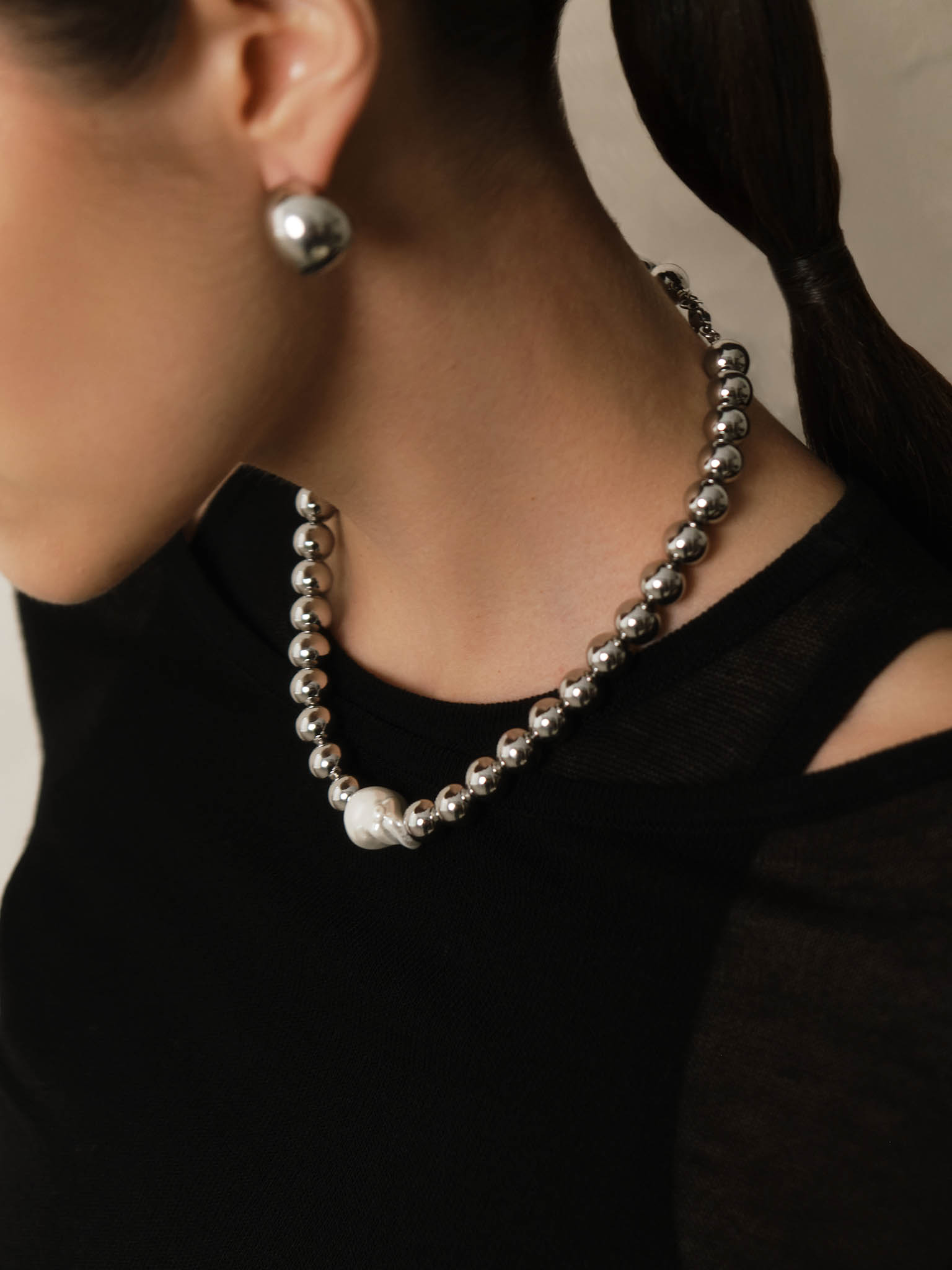 Silver beads necklace with pearl pendant
