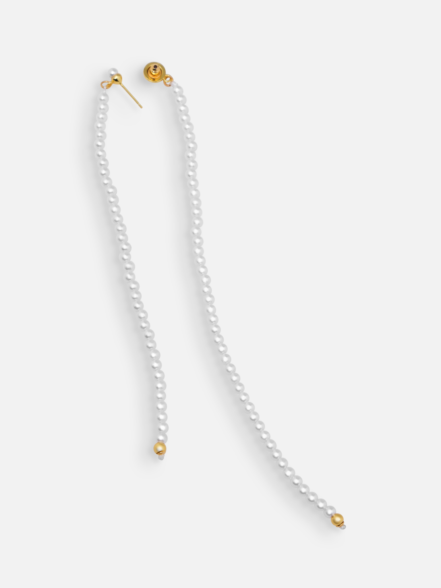Długie kolczyki sztyfty z perłami