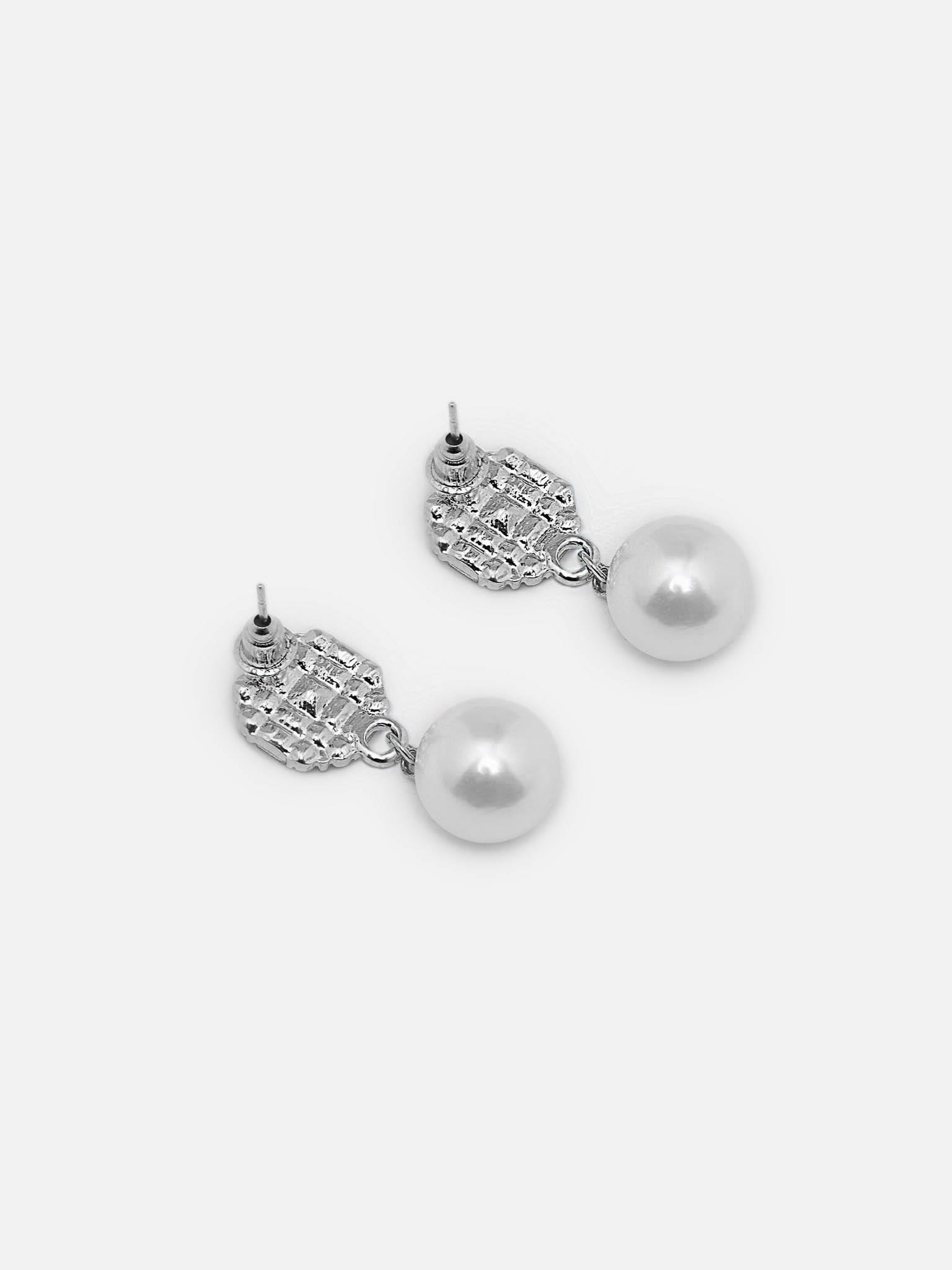 Серьги-пусеты со стразами и крупным жемчугом