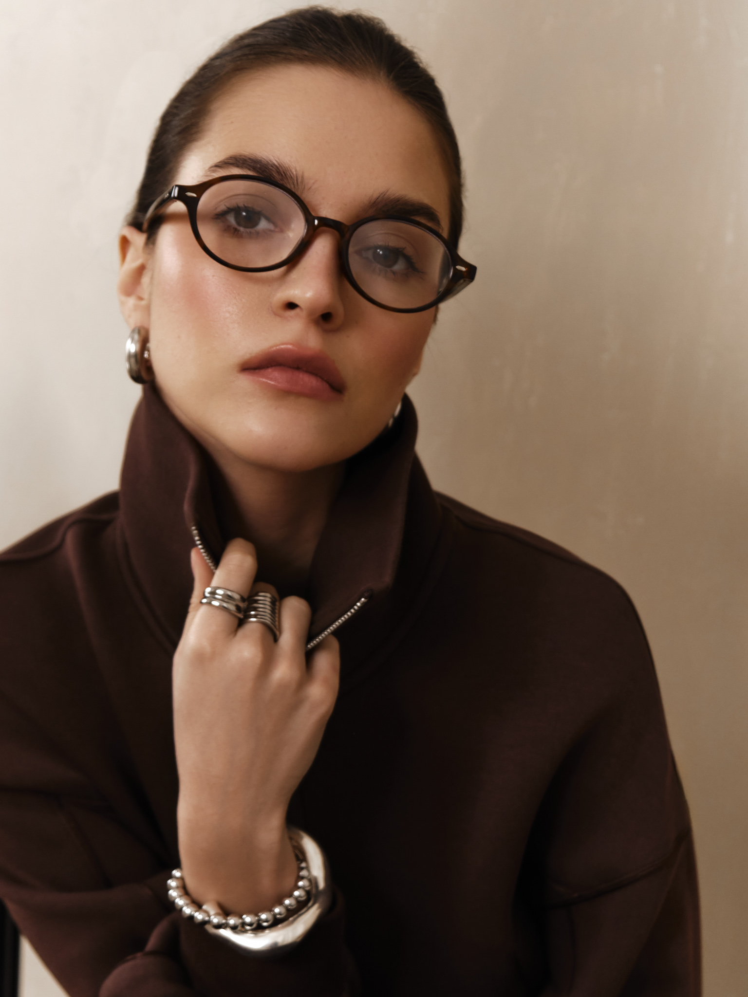 Декоративные очки овальной формы