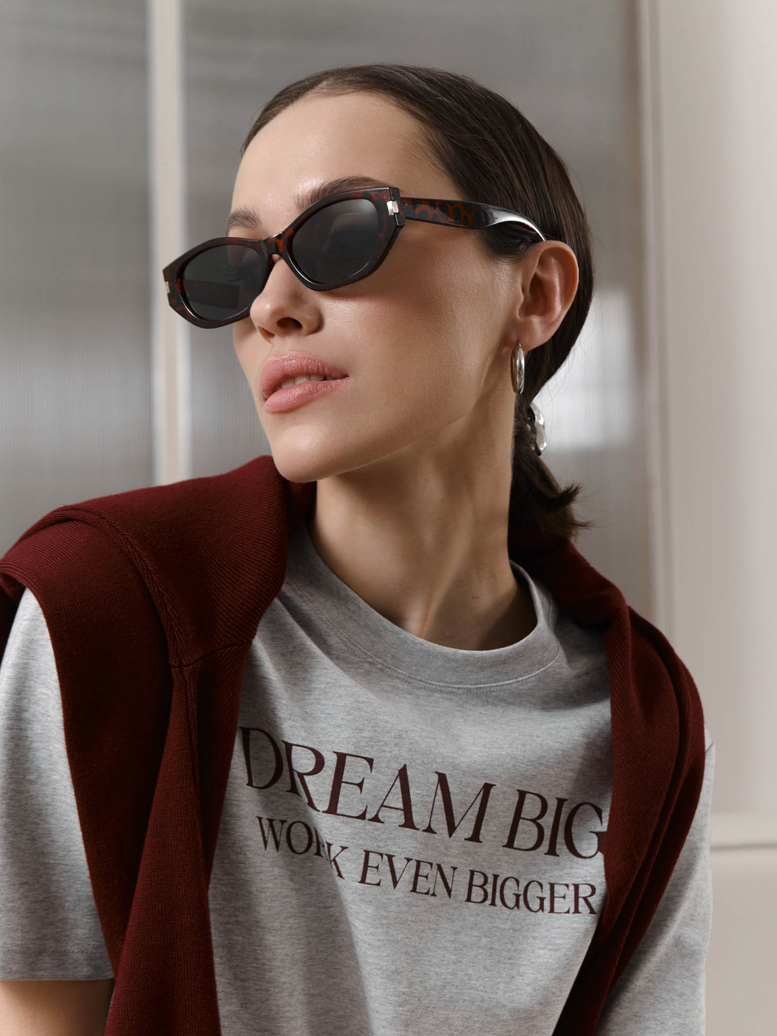 Солнцезащитные очки трапециевидной формы