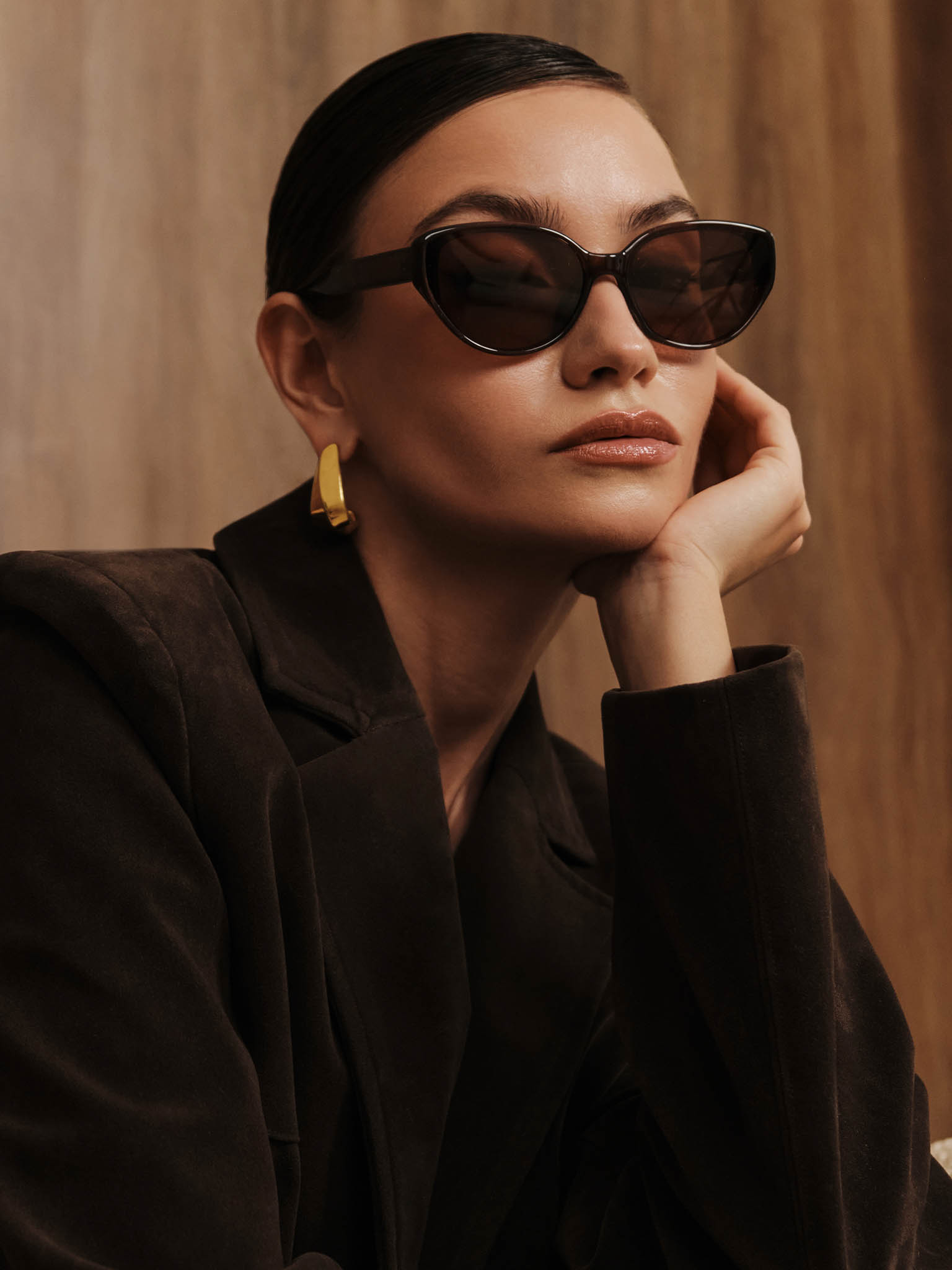 Солнцезащитные очки с крупными линзами