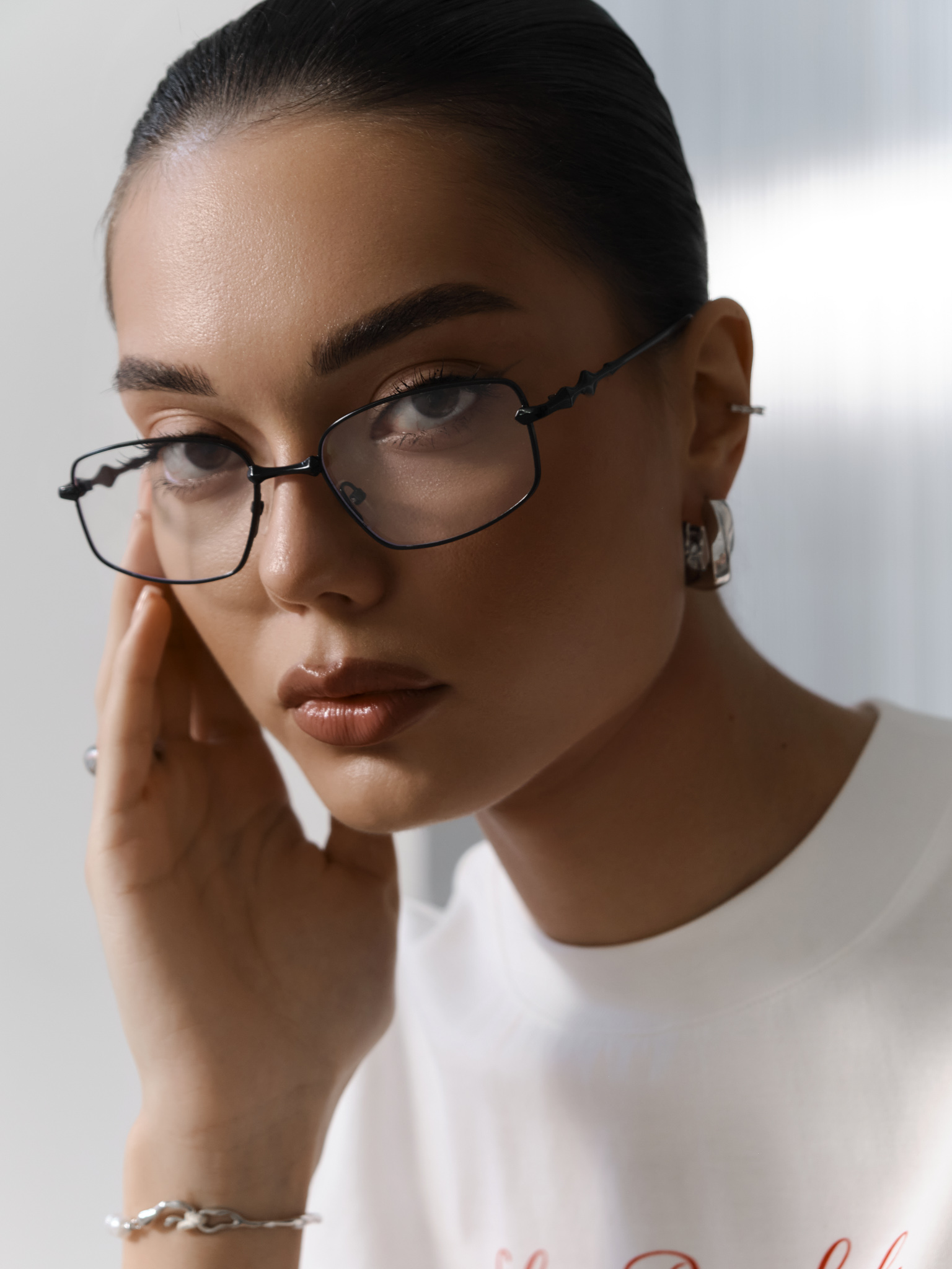 Декоративные очки в тонкой металлической оправе