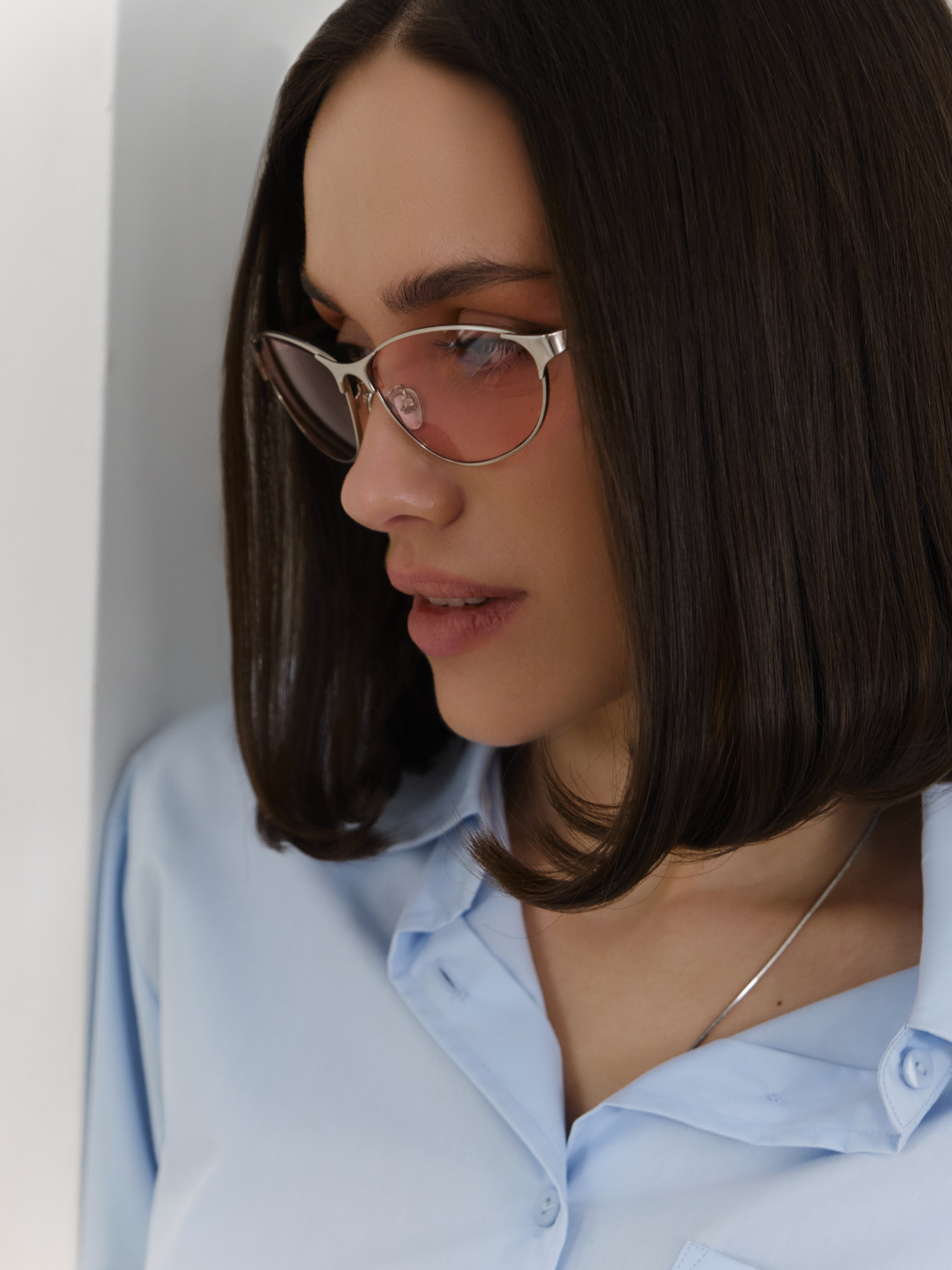 Decorative metal frame sunglasses with coloured lenses