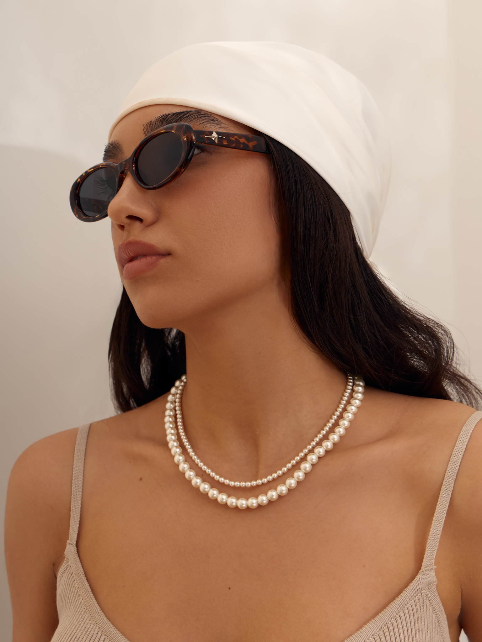 Necklace with two pearl strands