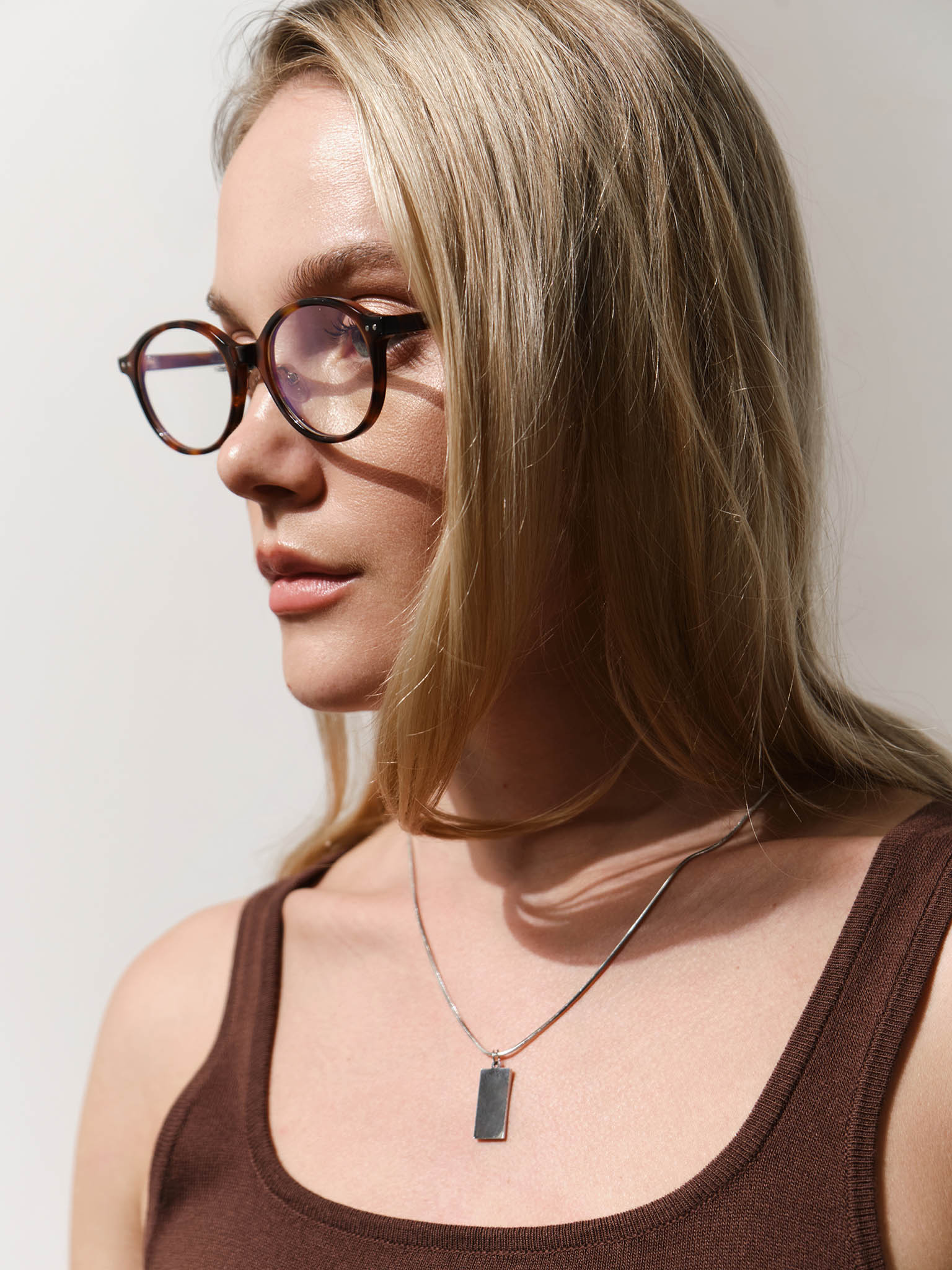 Decorative glasses with large lenses