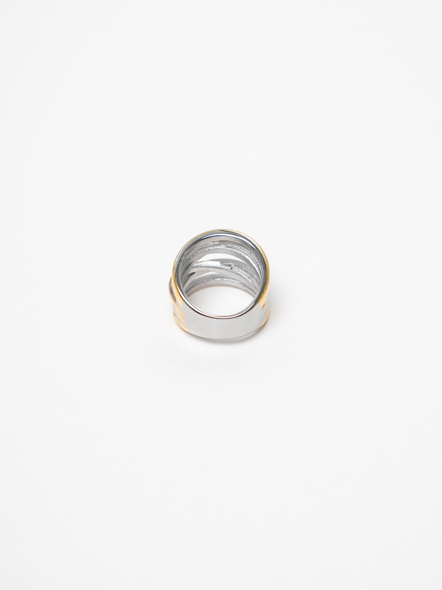 Wide complex-shaped ring