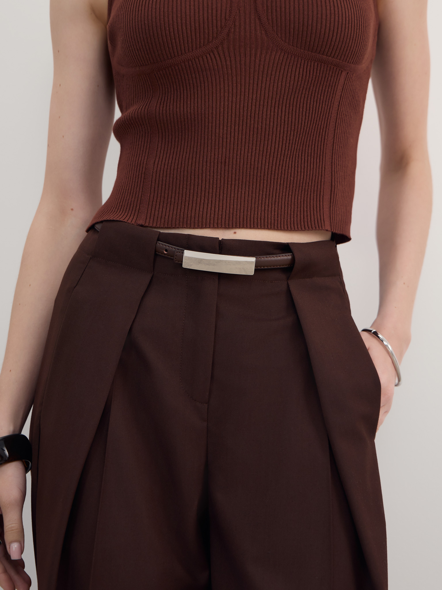 Slim belt with rectangular buckle