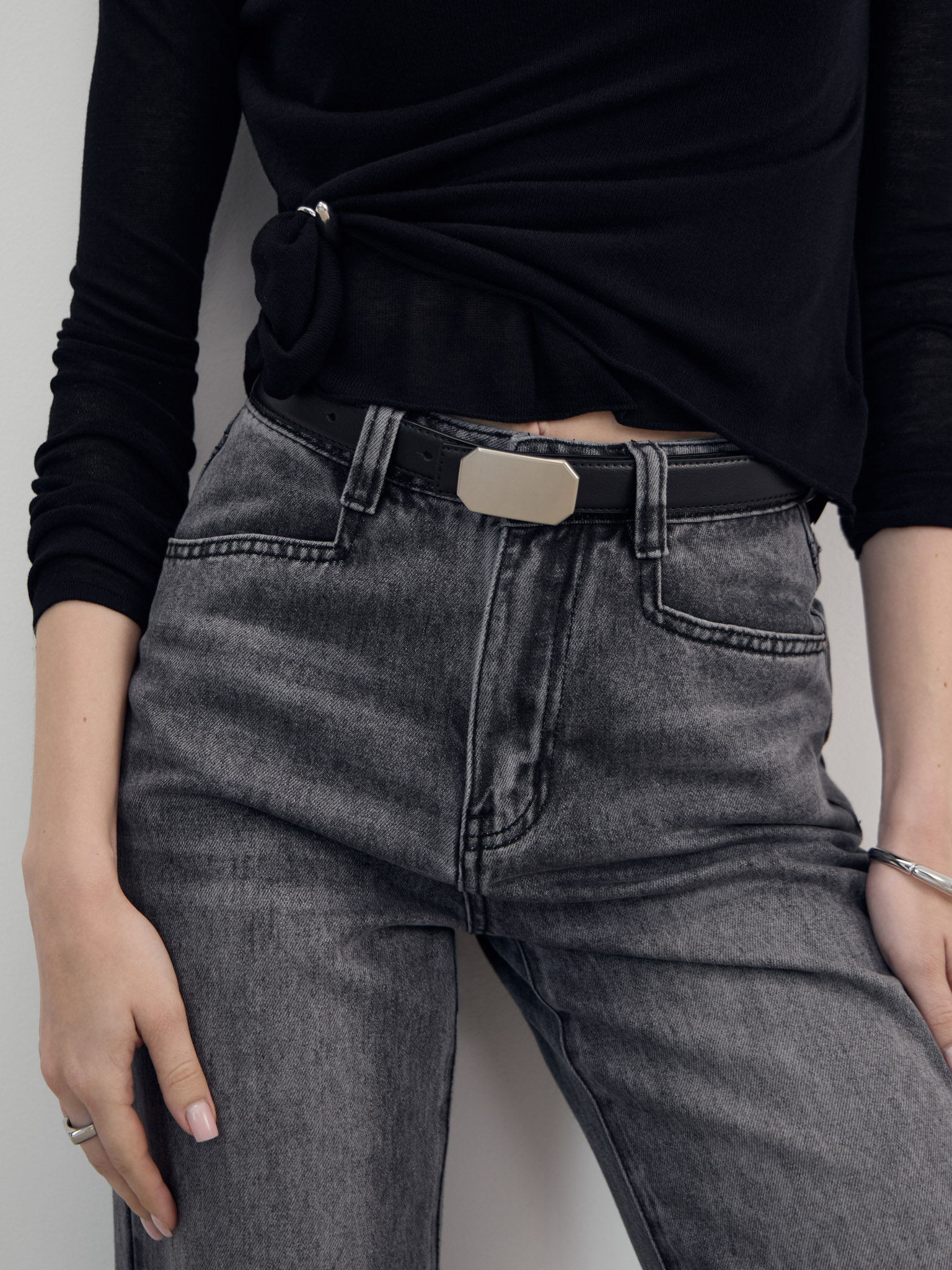 Wide belt with shaped buckle