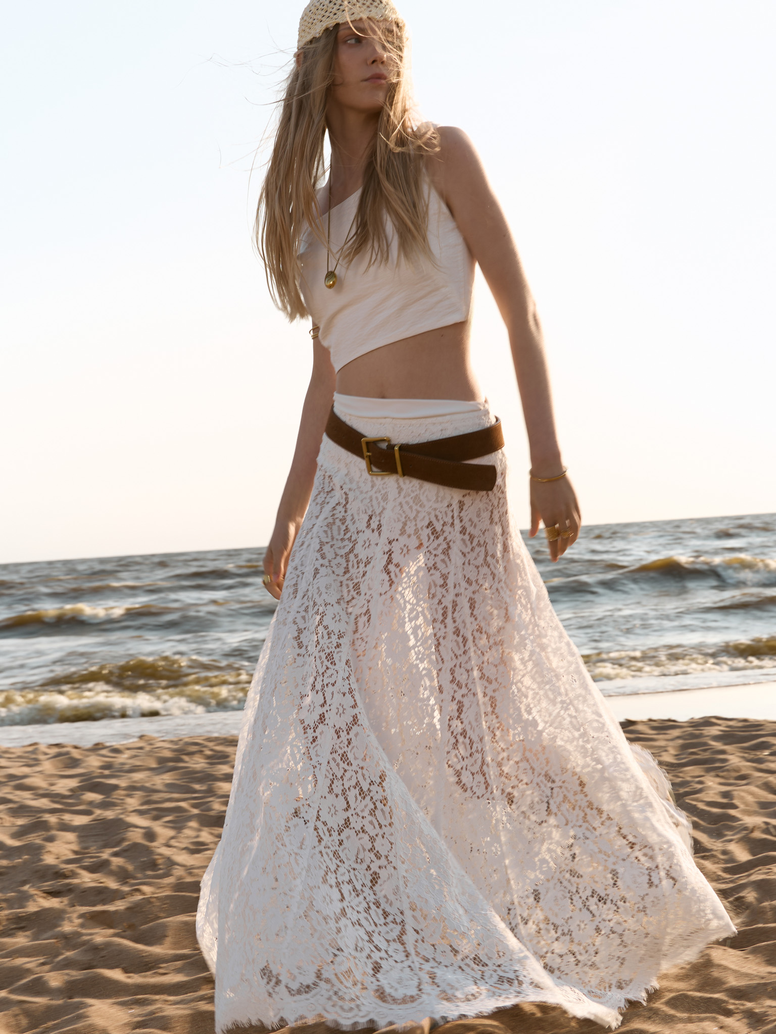 Gipiurowa spódnica maxi z ażurową krawędzią