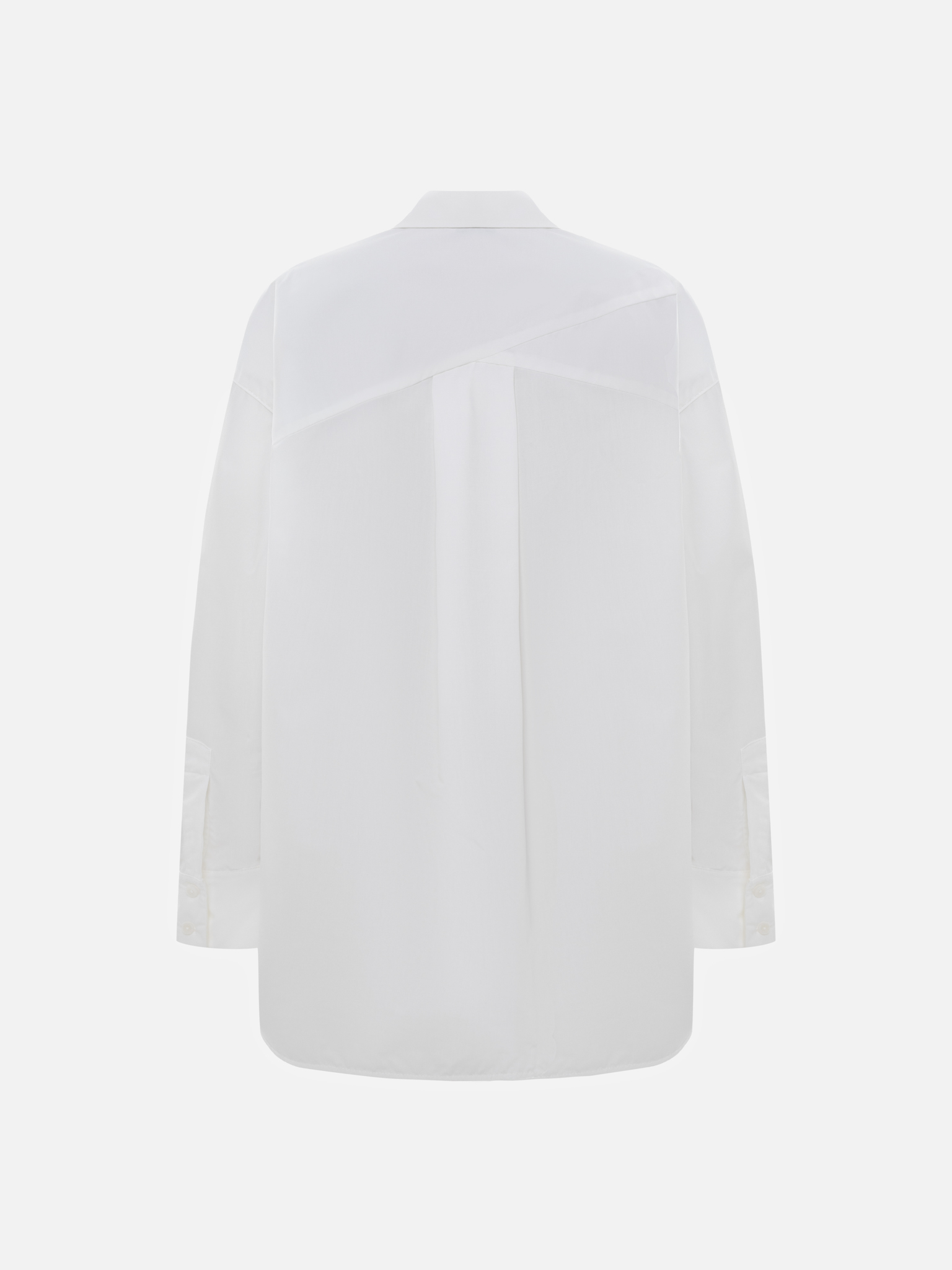 قميص كبير الحجم مع جيب كبير على الصدر