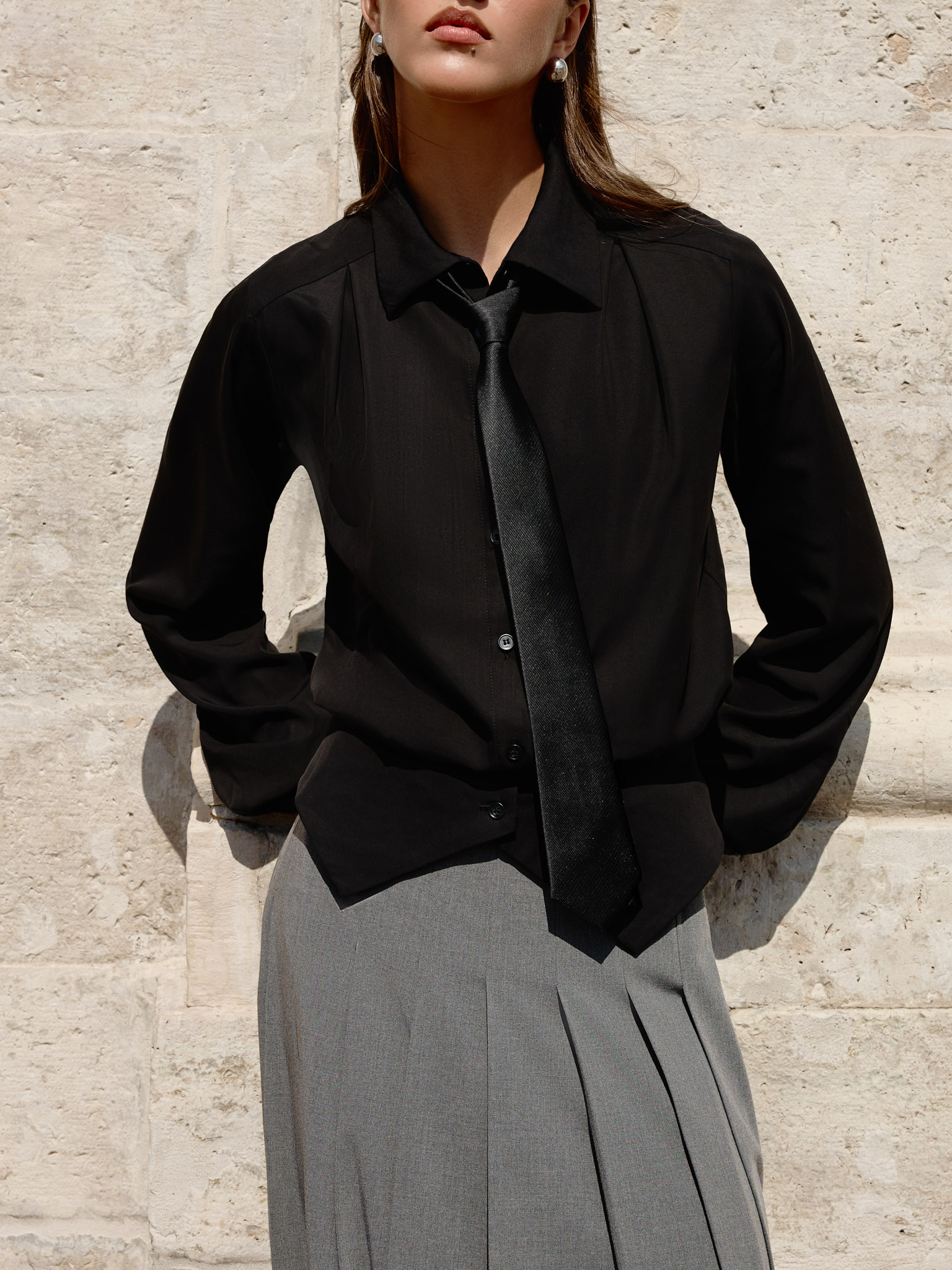 Lightweight shirt with basque