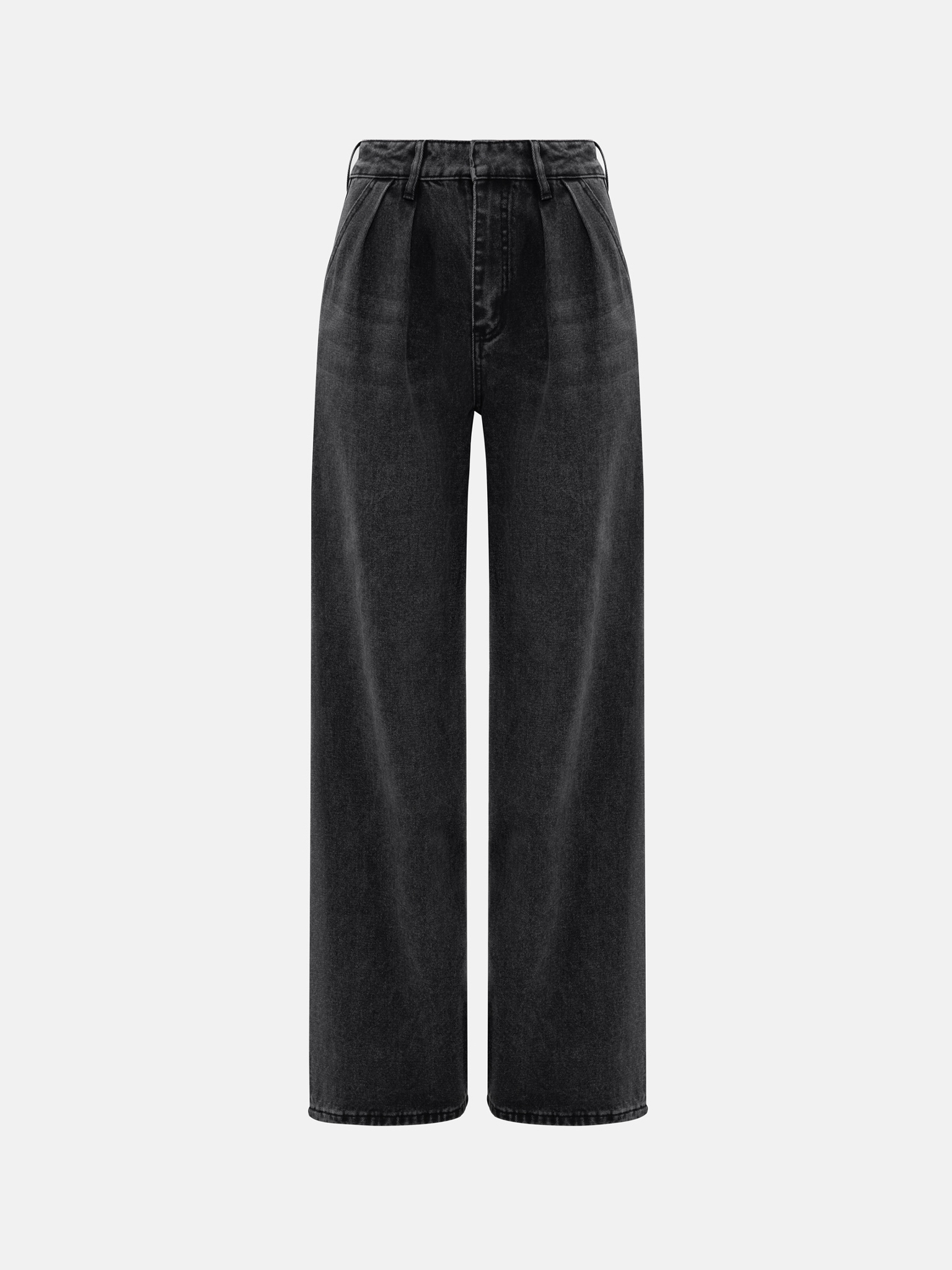 Свободные джинсы с защипами на талии