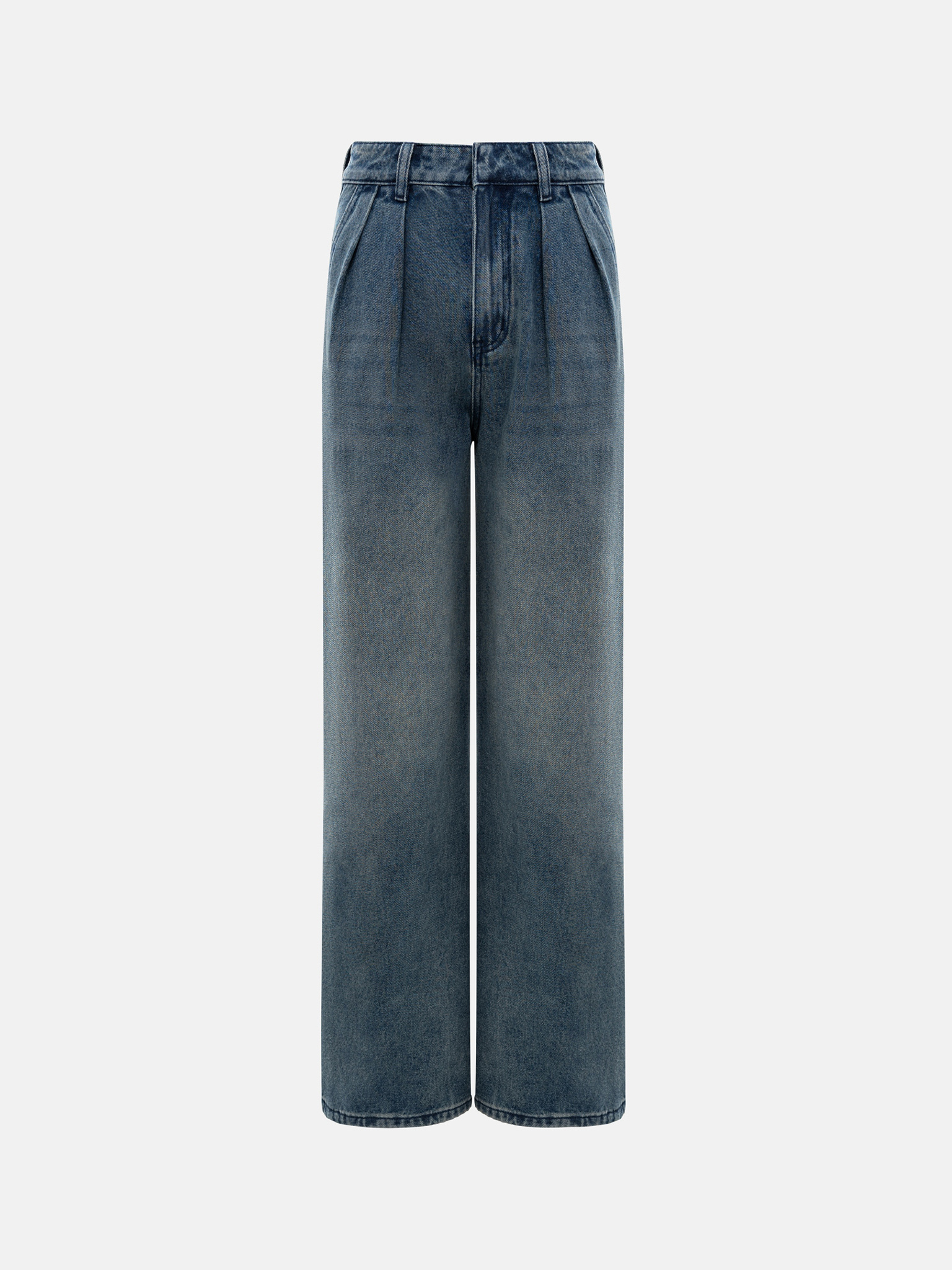 Свободные джинсы с защипами на талии