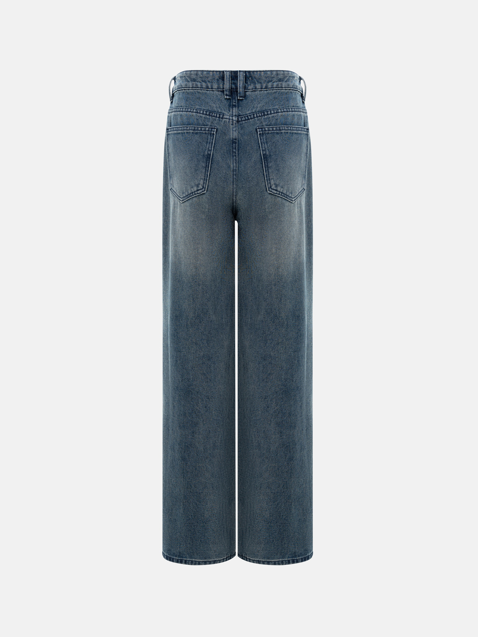 Свободные джинсы с защипами на талии