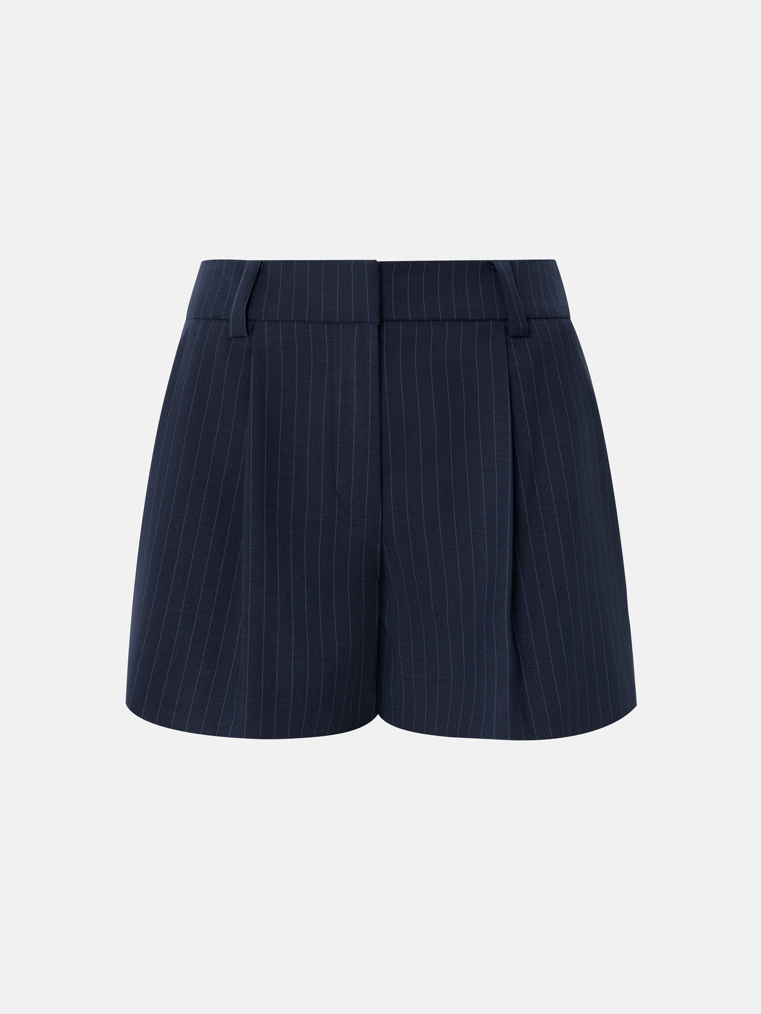 Mini-Shorts mit feinen Nadelstreifen