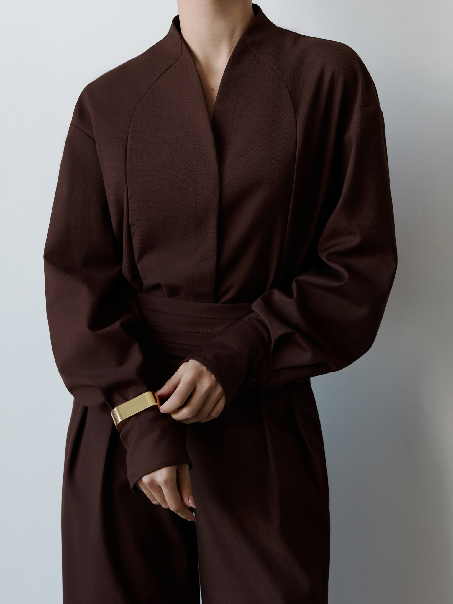 Рубашка сложного кроя со скрытой застежкой