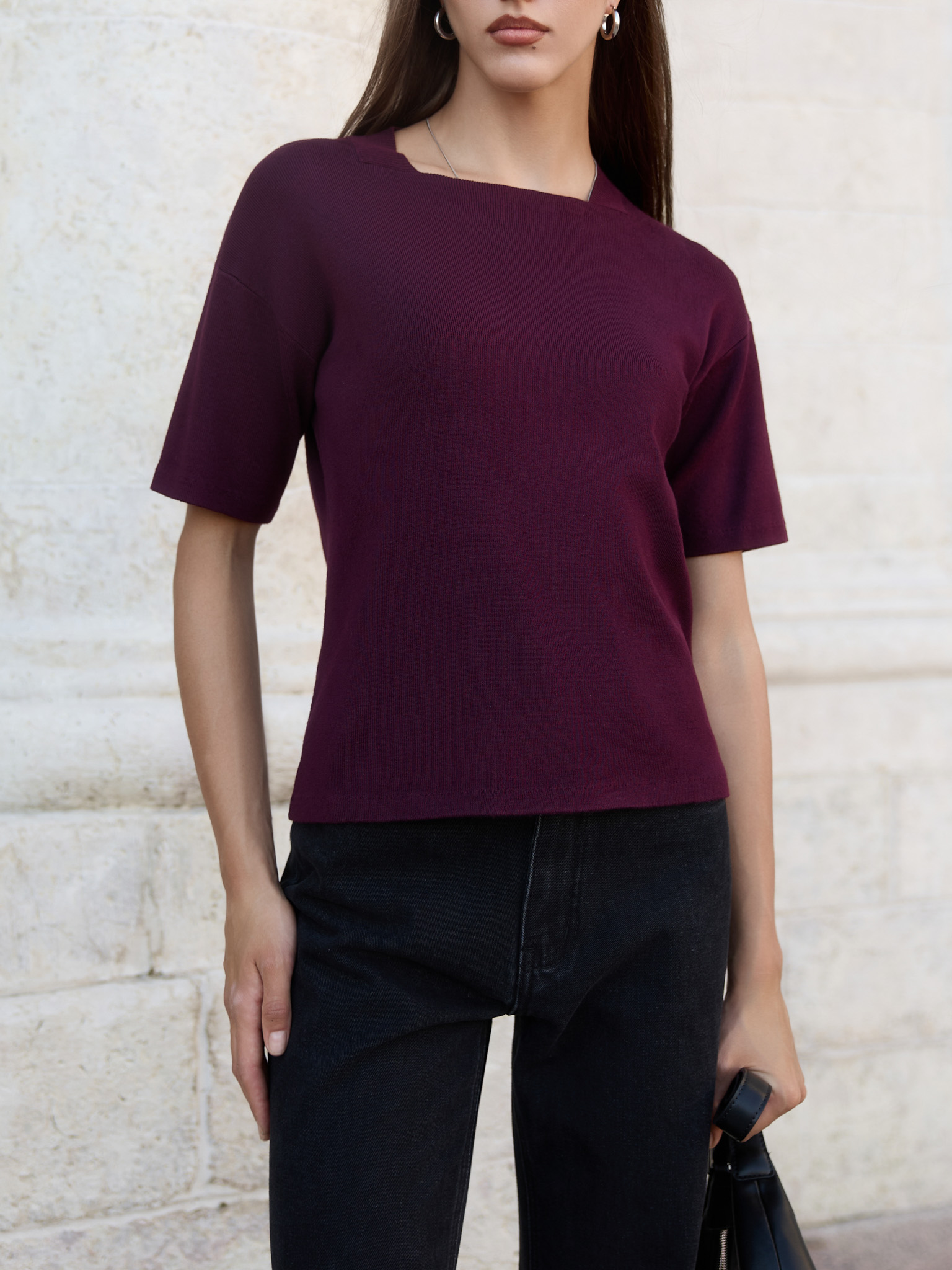 تي شيرت مستقيم مع ياقة مربعة