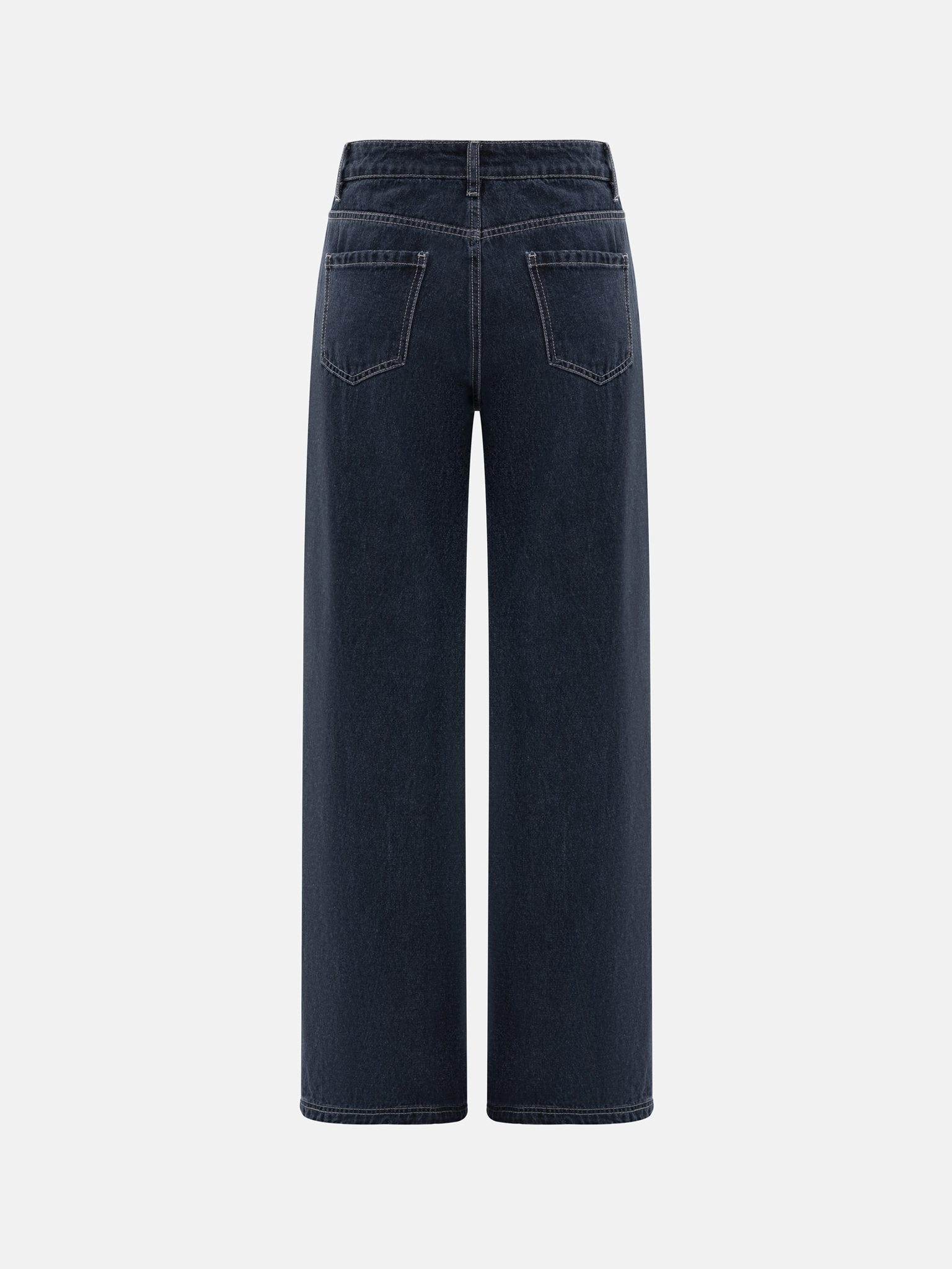 Loose jeans with contrast stitching