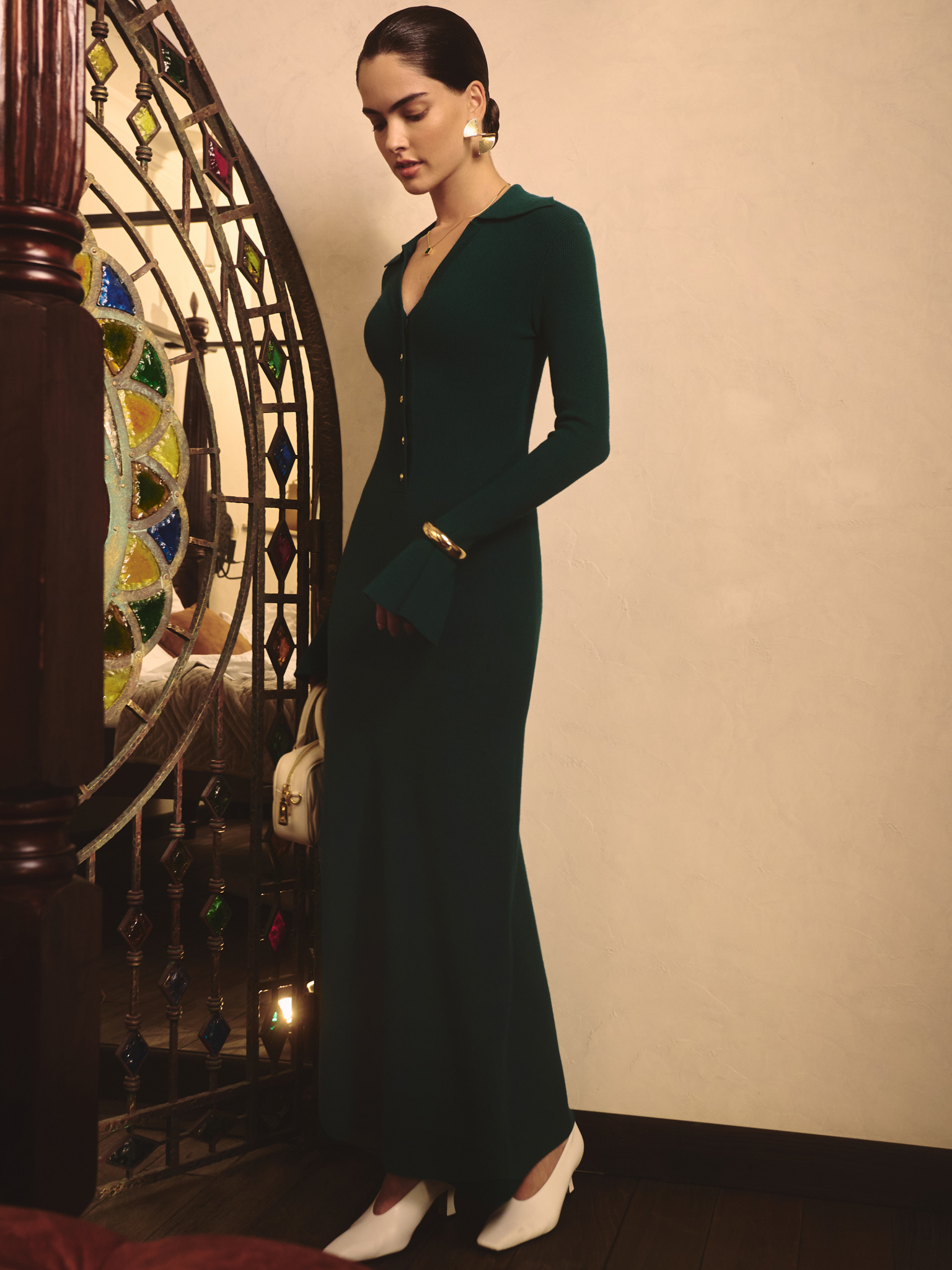 Rib-knit maxi dress with voluminous cuffs and button fastening