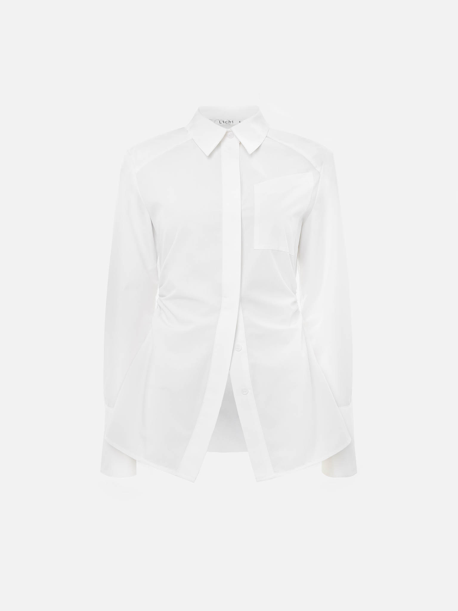 Приталенная рубашка с подчеркнутыми плечами