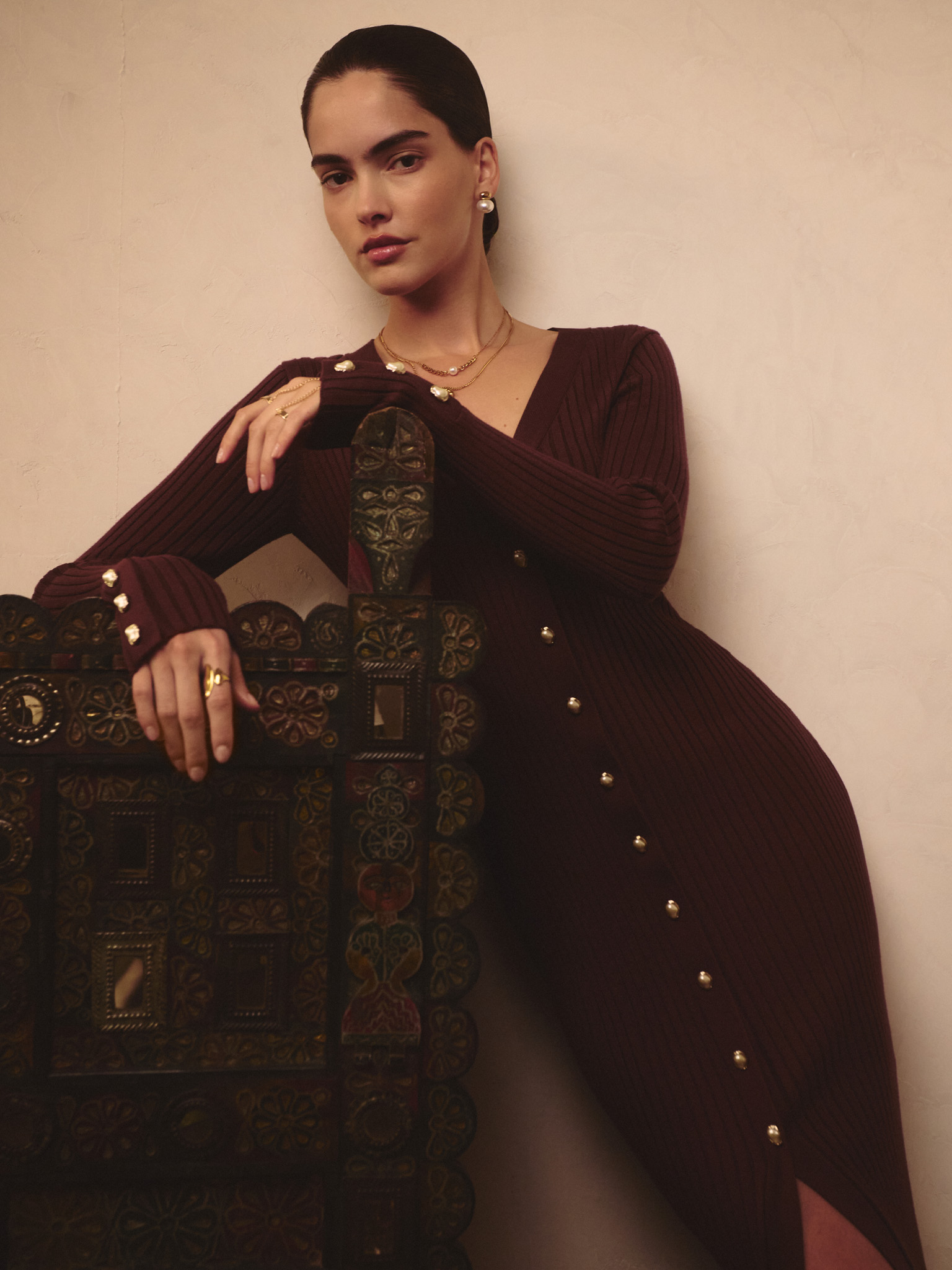 Платье миди из вискозы в рубчик с золотистыми пуговицами