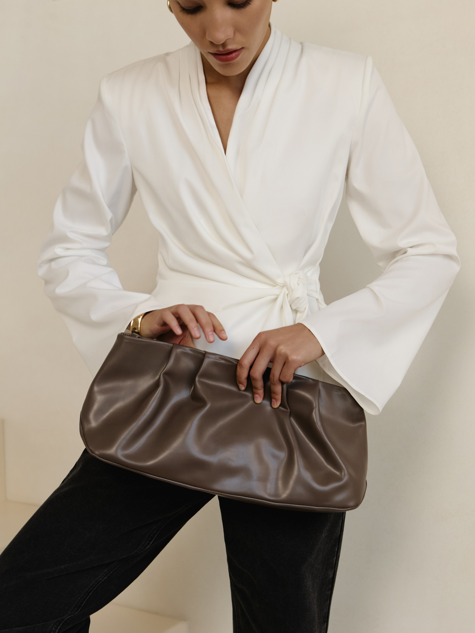 Клатч из экокожи с декоративными складками