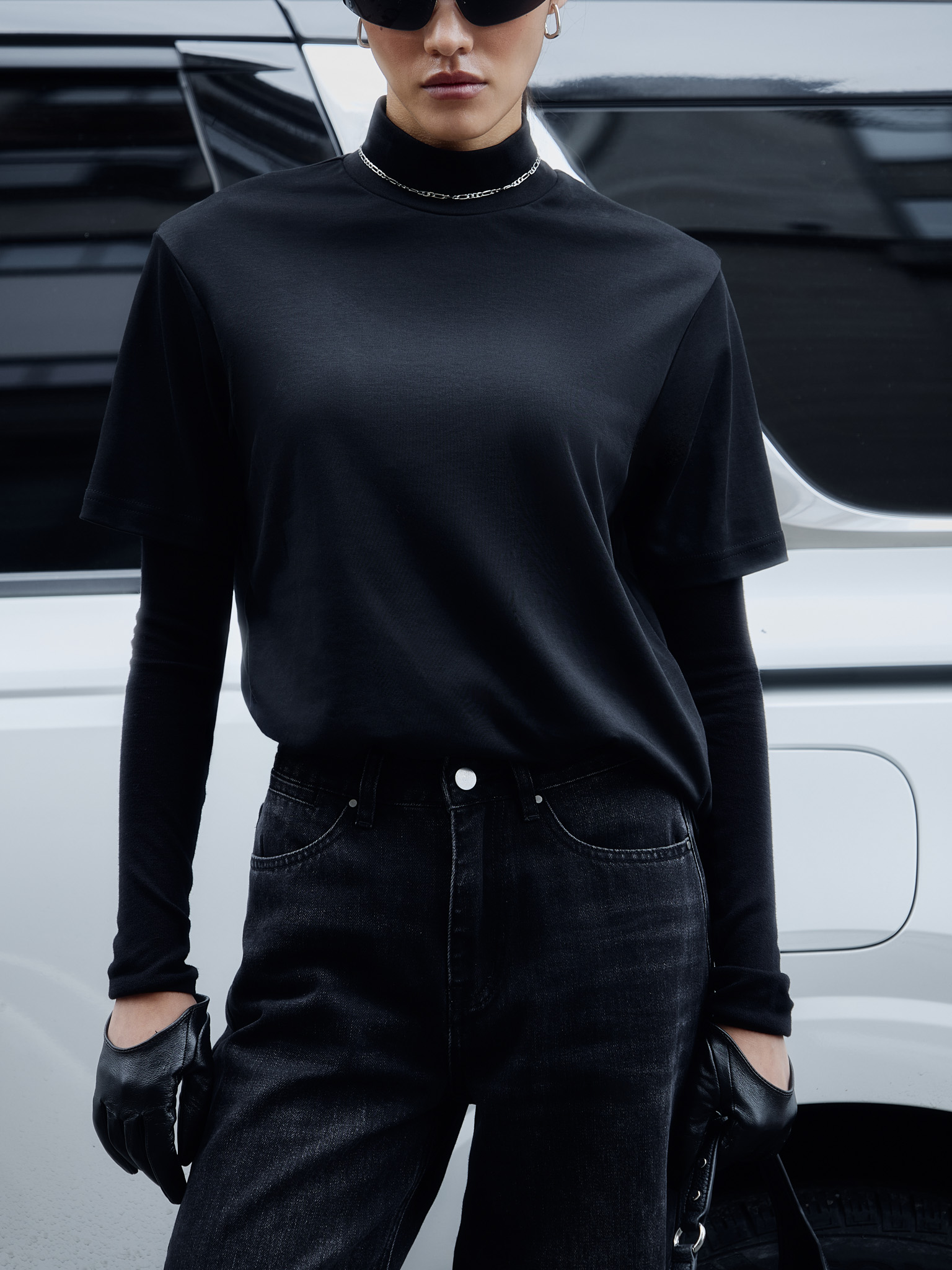 Футболка из 100% хлопка с высоким воротником