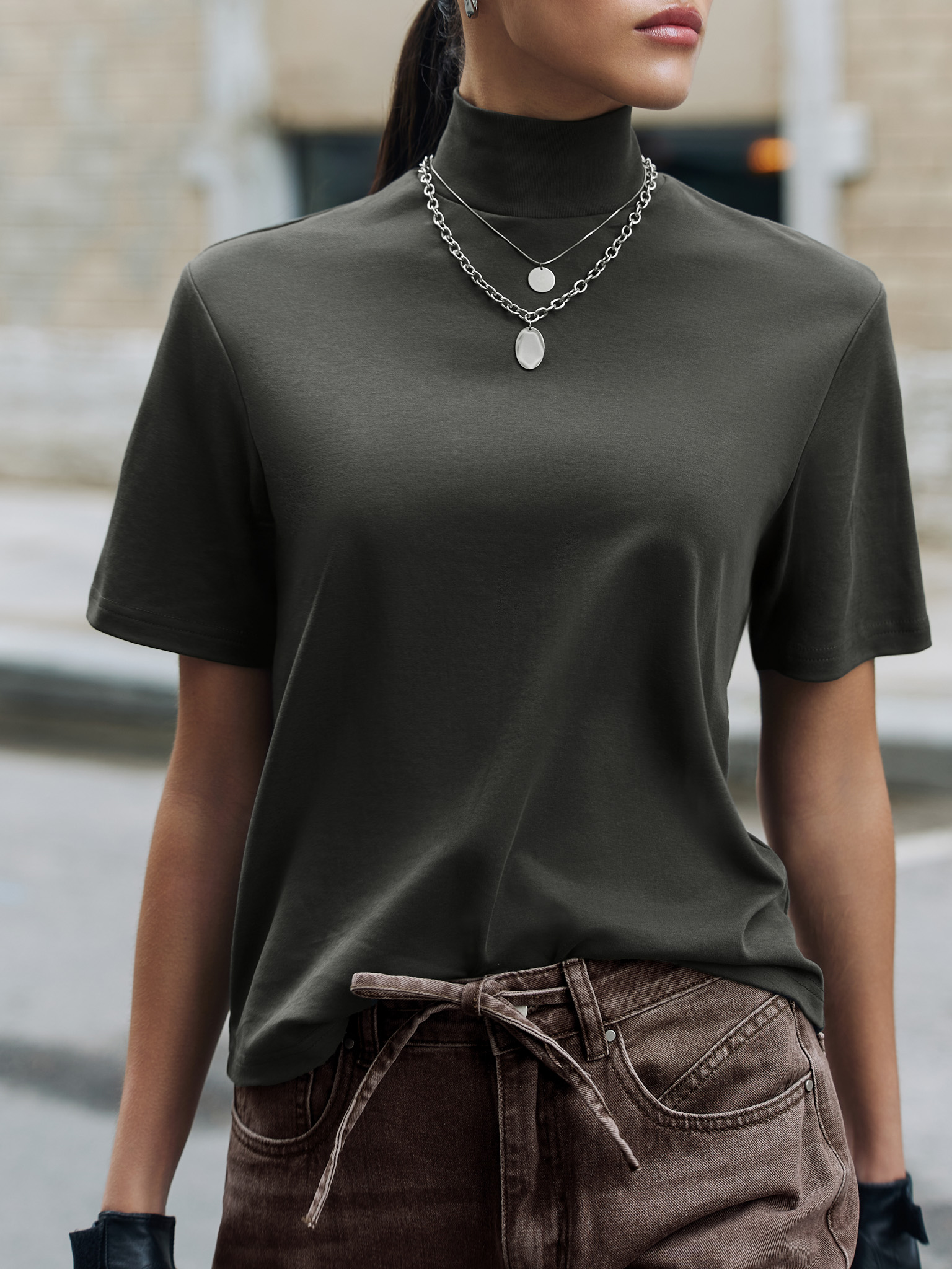 Футболка из 100% хлопка с высоким воротником