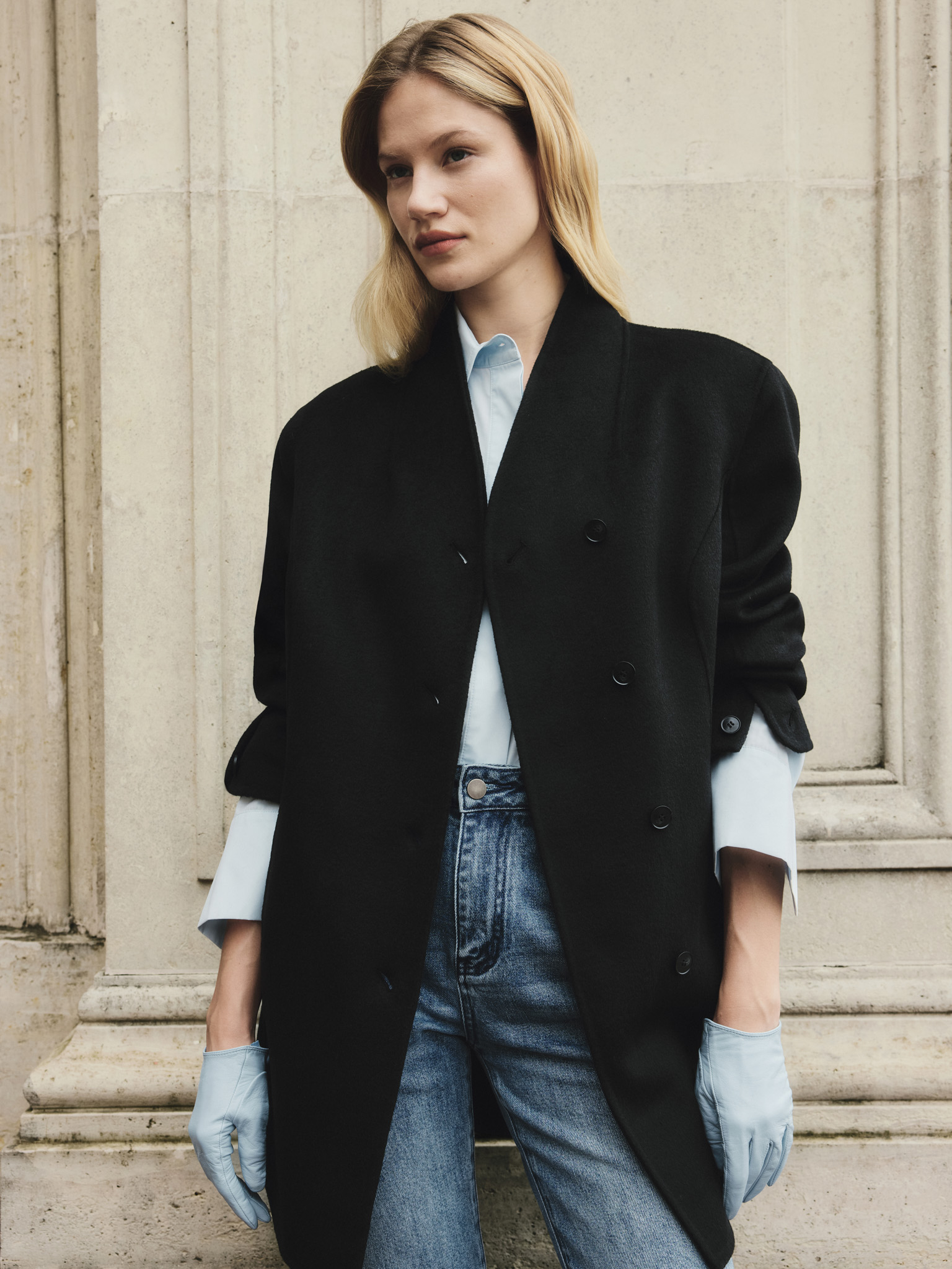 Cropped woollen coat with high collar and tonal buttons