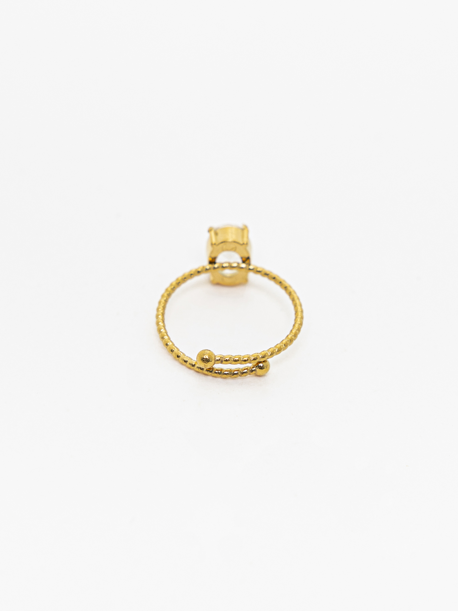 Slim ring with oval stone