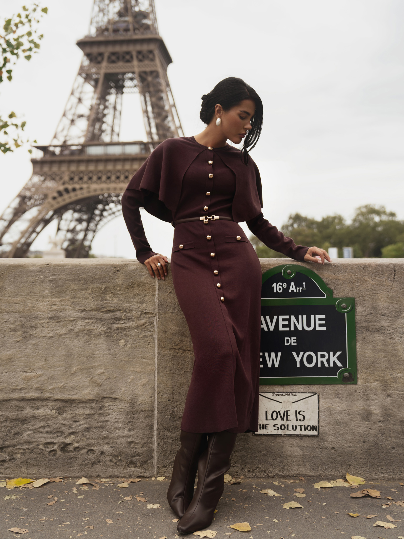 فستان ميدي مع عباءة وحزام متناسق