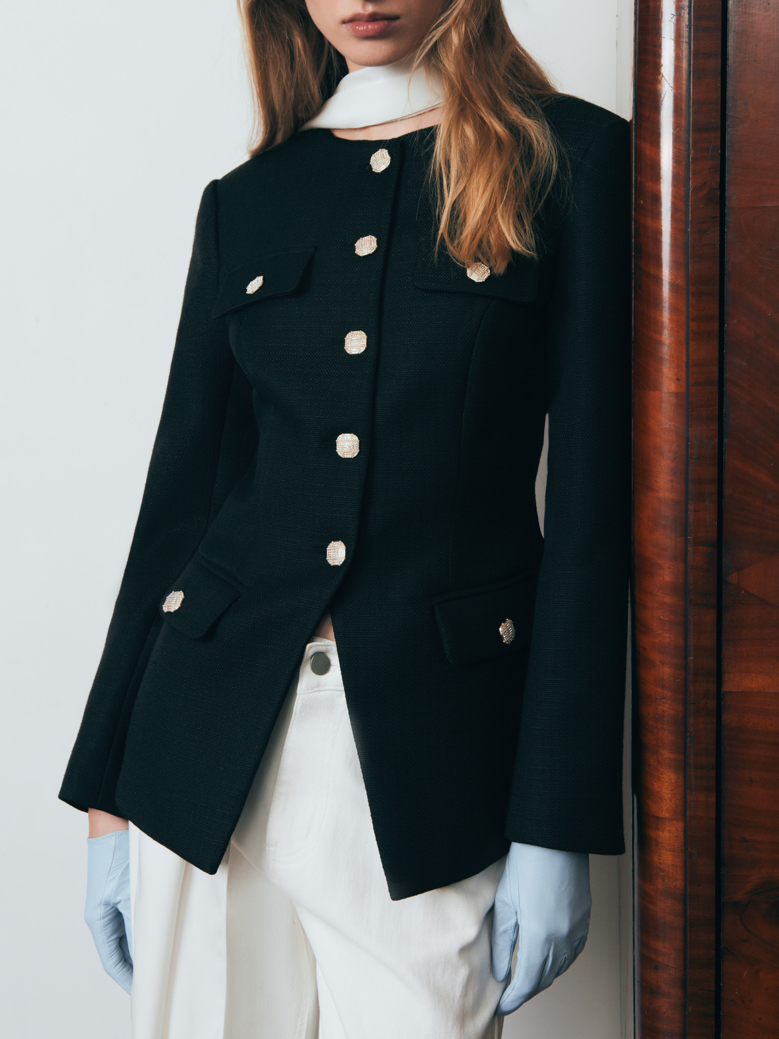 Приталенный жакет из твида с пуговицами в стразах