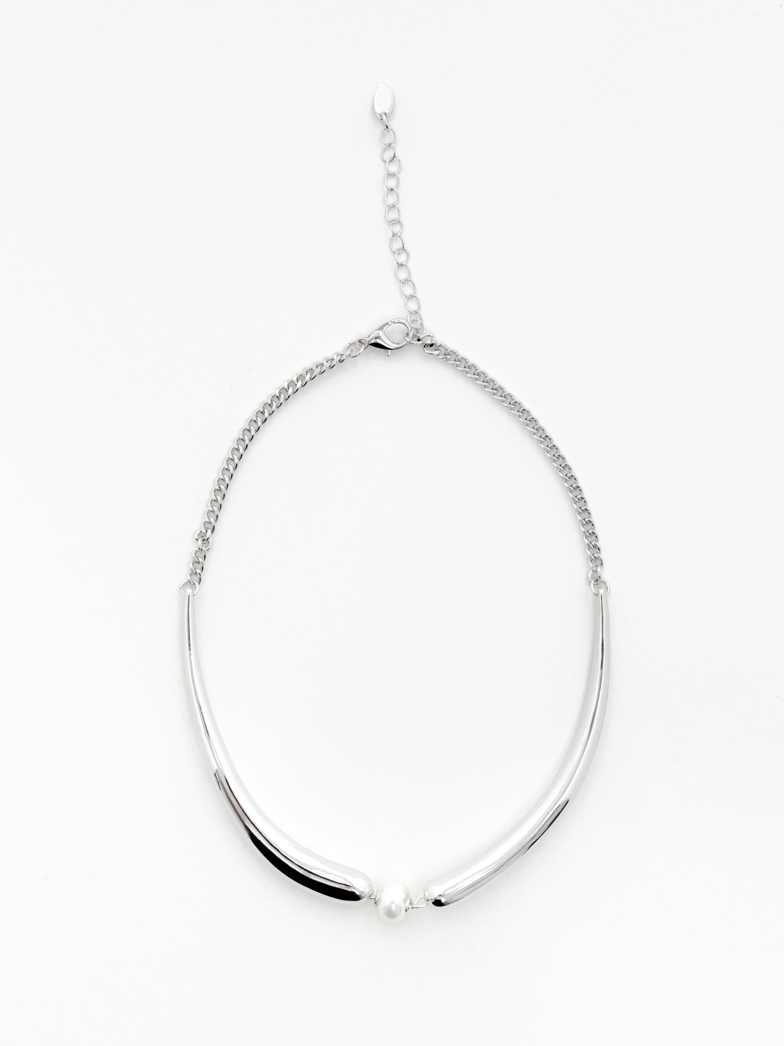 قلادة معدنية ناعمة مزينة باللؤلؤ