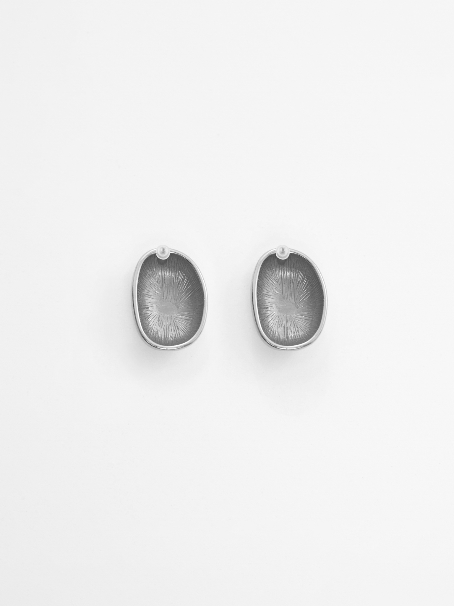 أقراط طويلة من المعدن الناعم